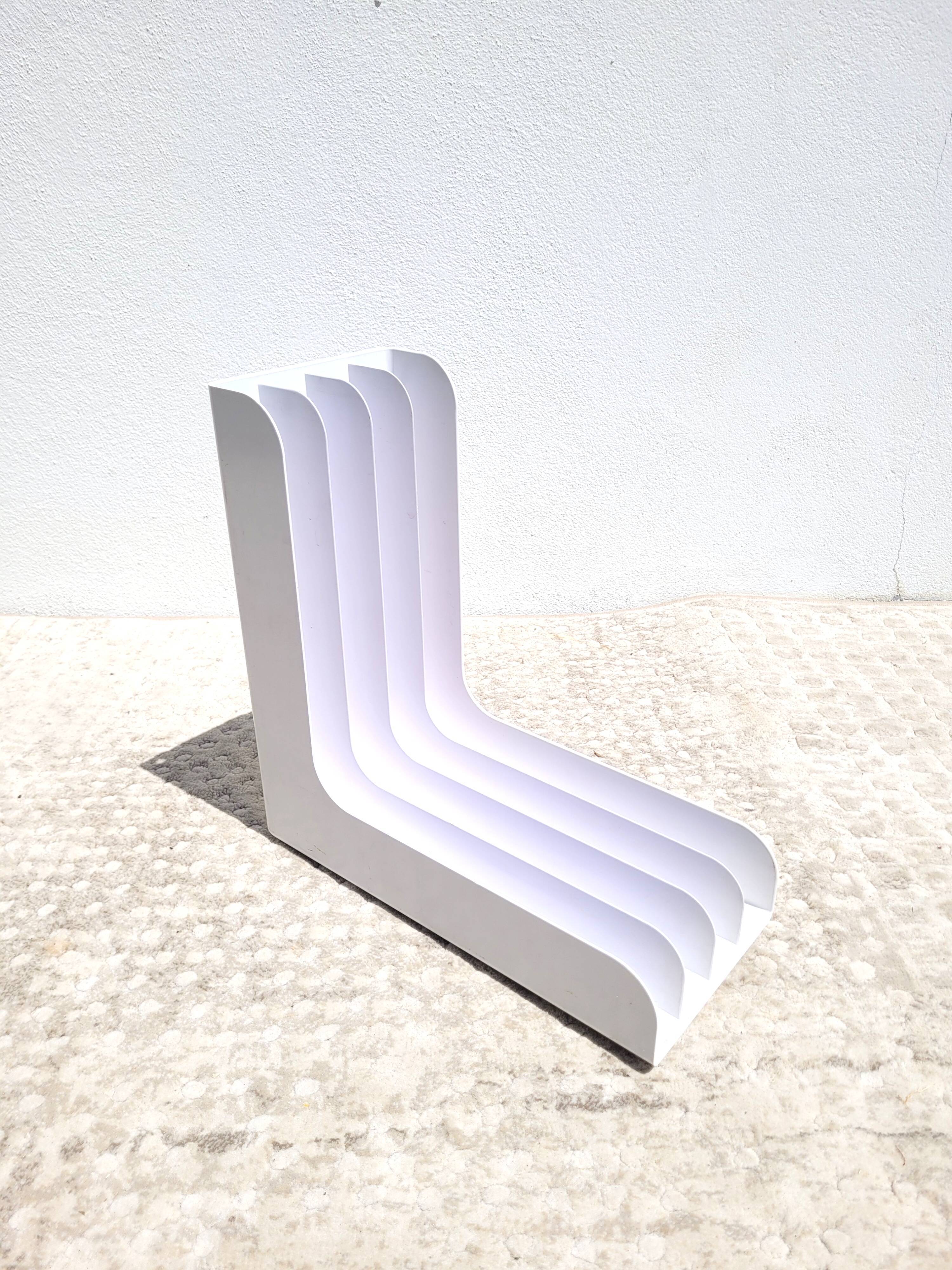 Vinyl range support or vintage record holder