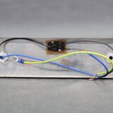 Applique murale tubulaire chromée de style Bauhaus des années 1930, abat-jour en verre crème, Tchécoslovaquie, ESČ