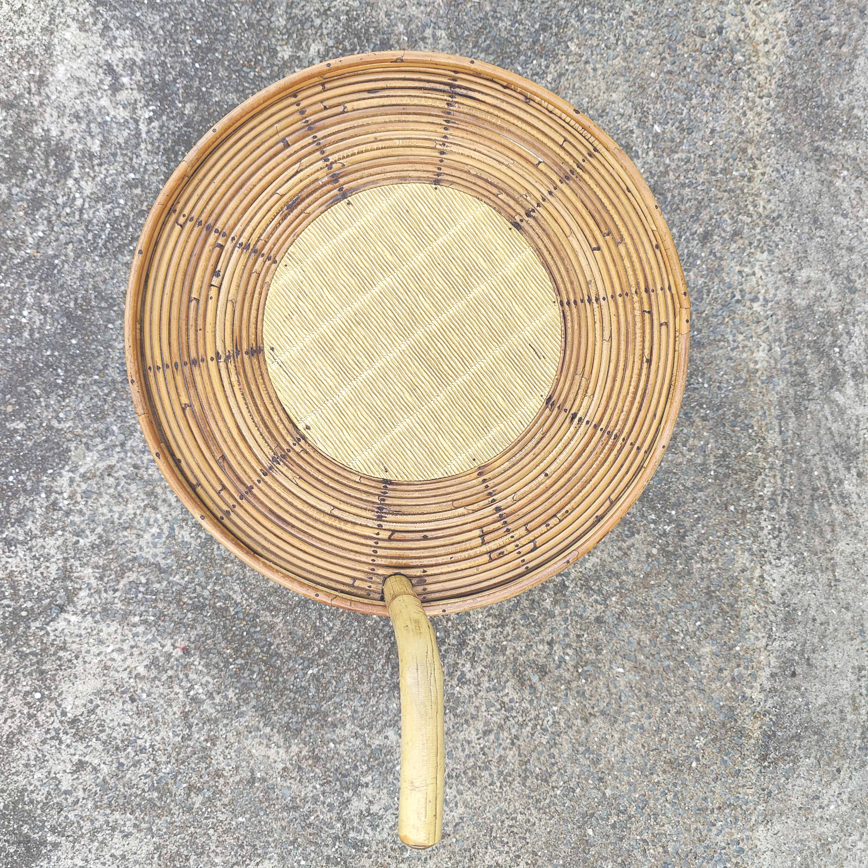 Round dessert bar in rattan and vinyl braided straw way