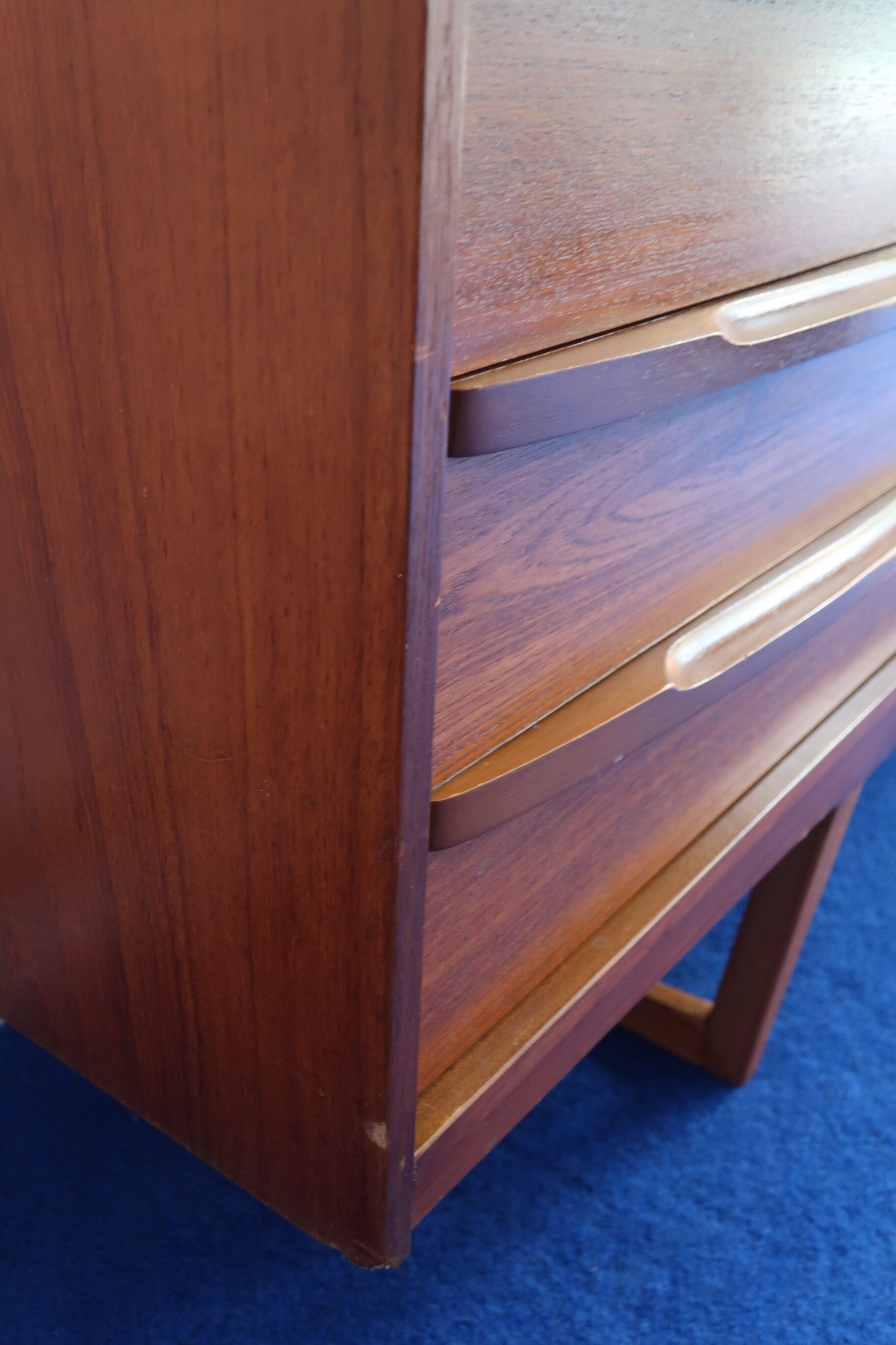 Teak sideboard of the 60s U-shaped base