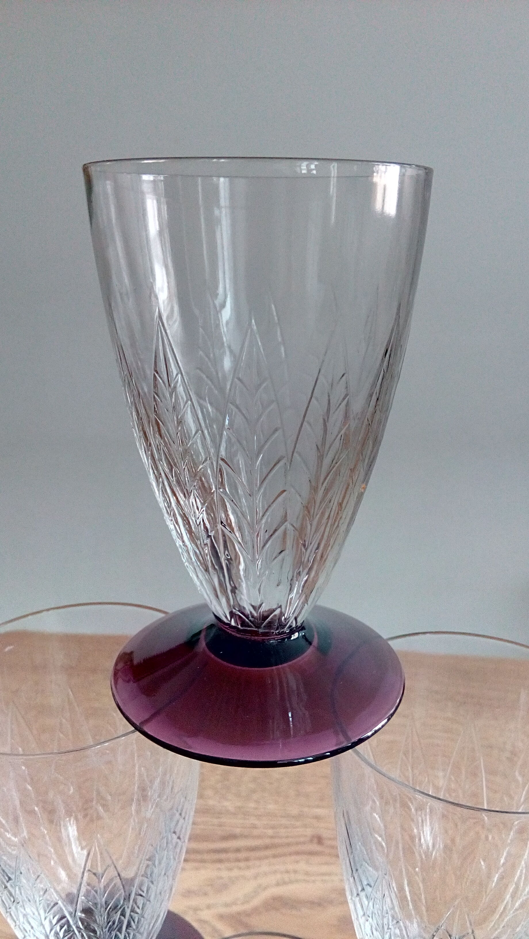 Verres à porto vin cuit apéritif décor de feuille & socle violine