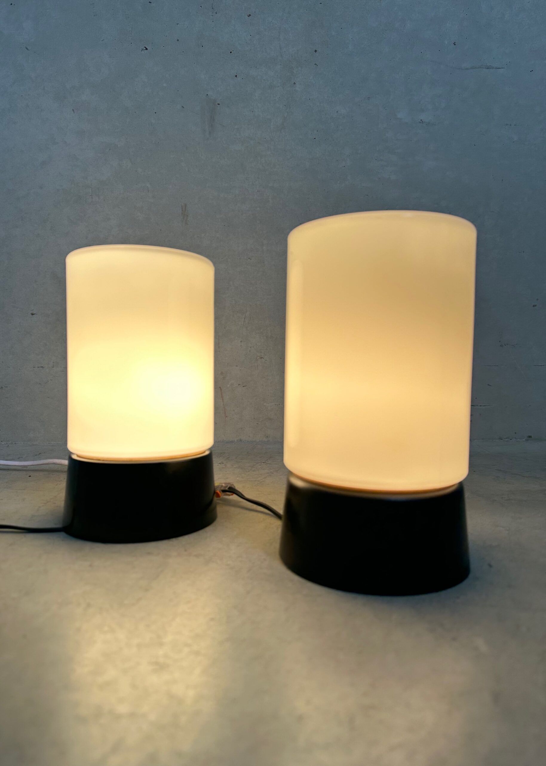 2x lampe de plafond vintage – bakélite et opaline