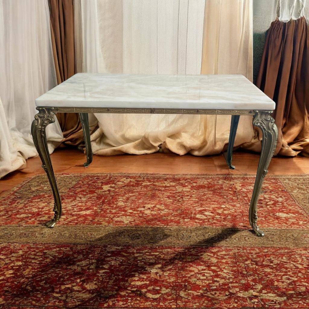 Table basse vintage en marbre et laiton