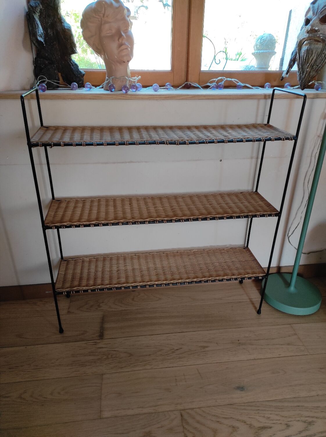 Rattan shelf and metal foot 50s