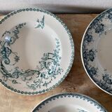 Set of 4 blue flowered plates