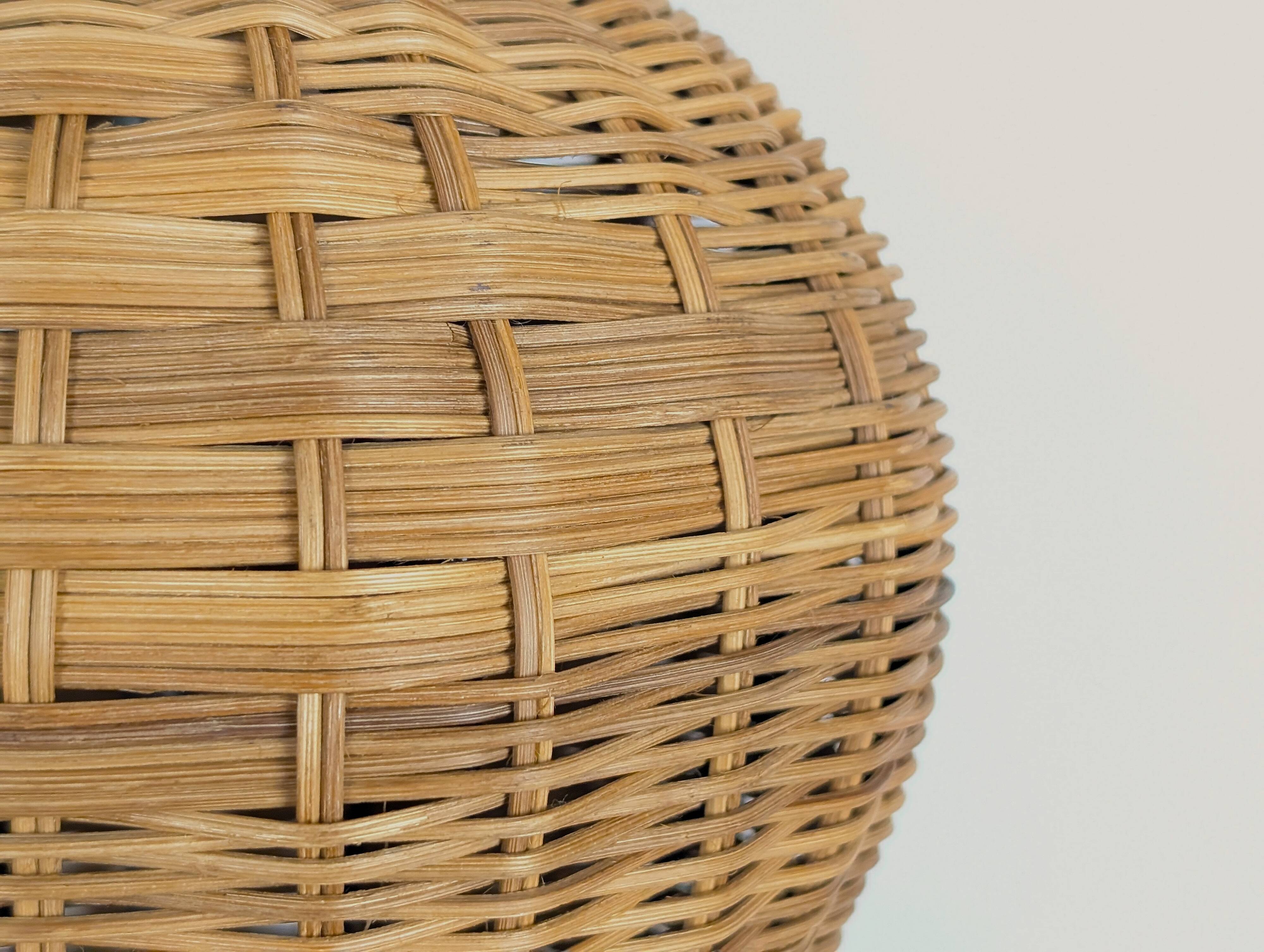 Woven rattan lamp base