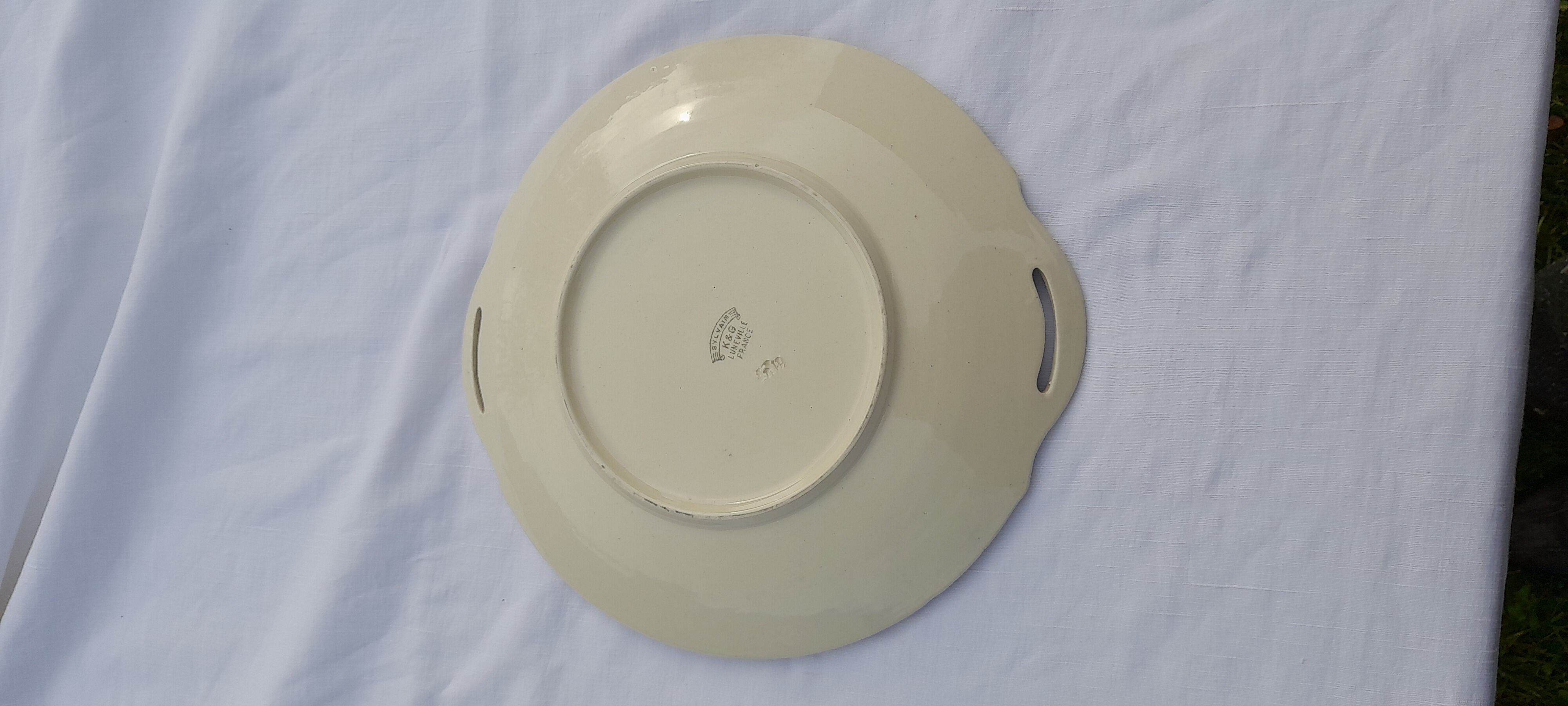Presentation dish in earthenware of Lunéville KG Keller Guerin model Sylvain diam 29 cm