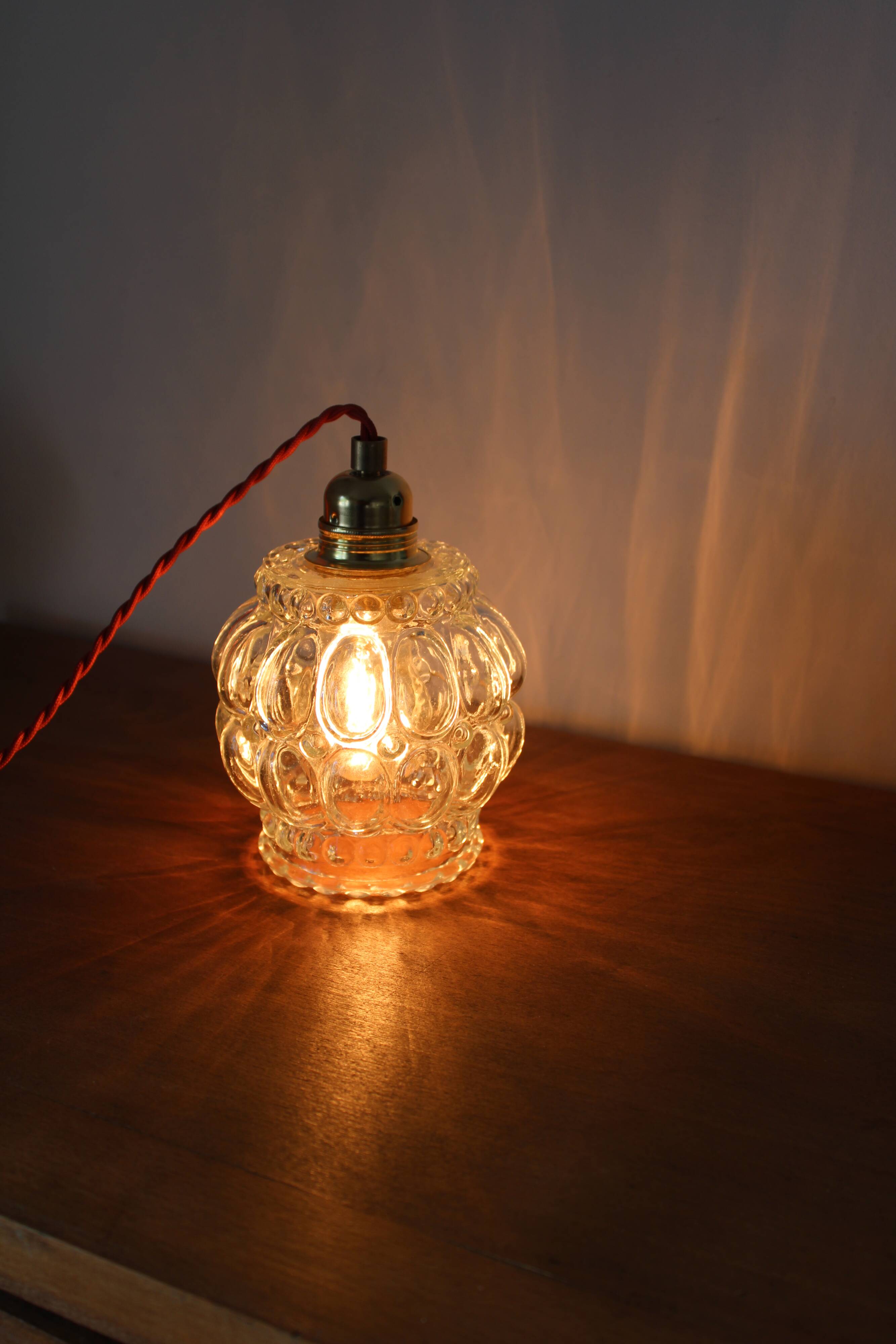 Moulded glass hanging lamp