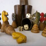 Deluxe Antique Game Little Horses 4 cups 4 dice made of bone and 16 horses