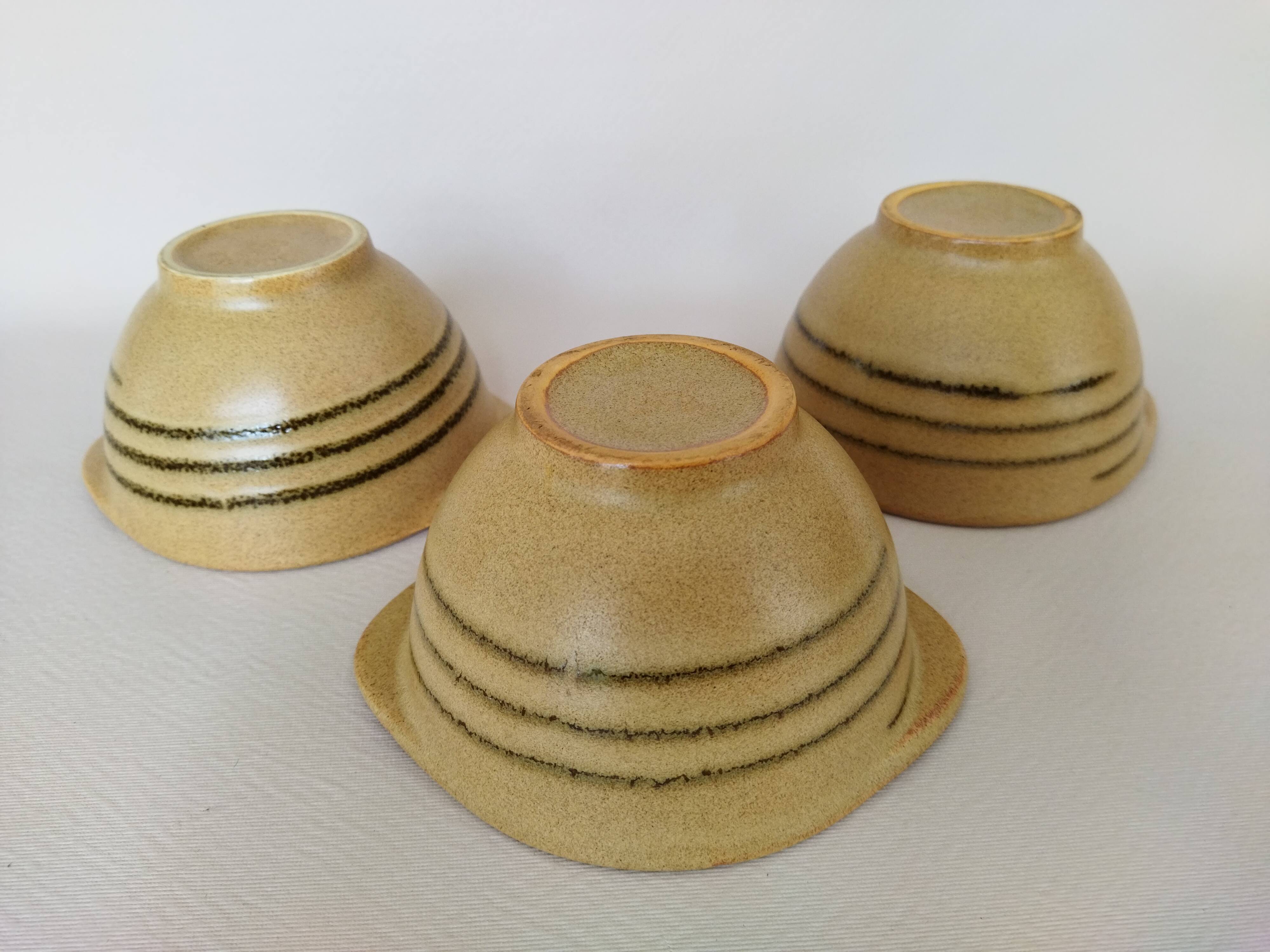 3 ear bowls in Sarreguemines sandstone