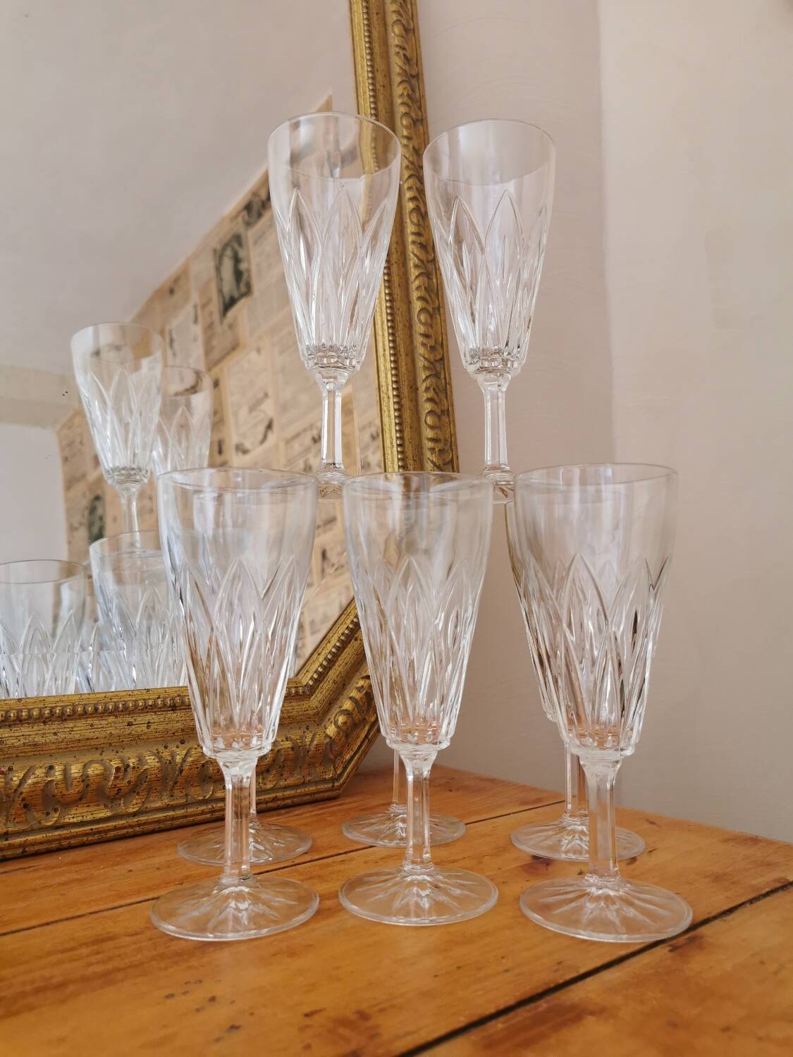 “Flower” champagne flutes