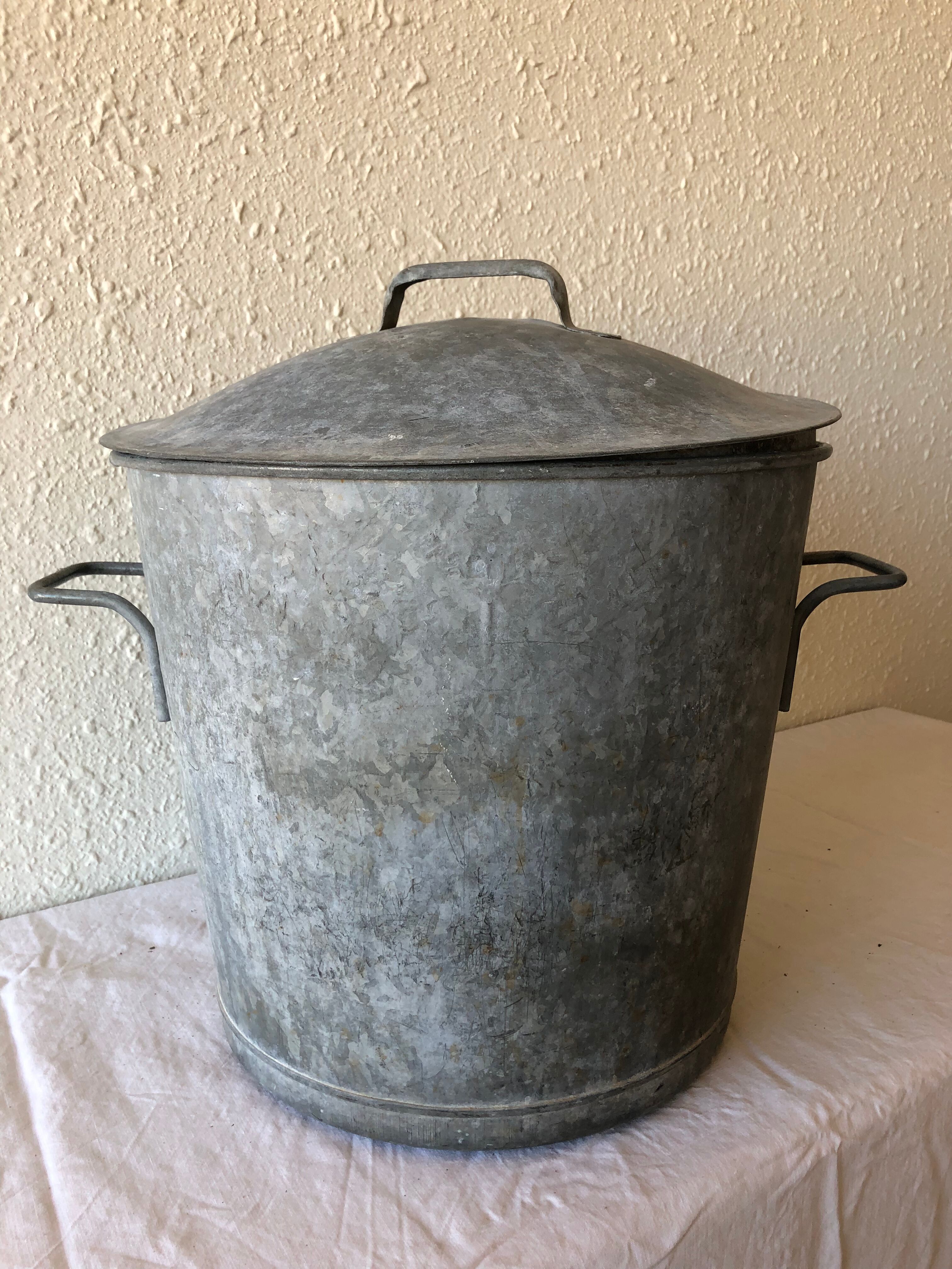 Zinc bucket