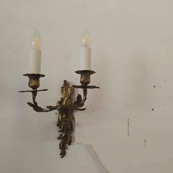 Paire d'appliques à 2 bras de lumière style Louis XV