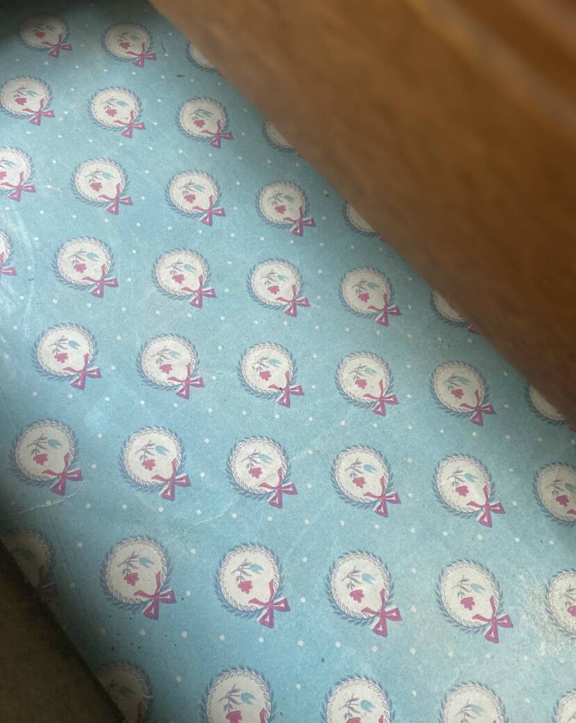 Old Art Deco period chest of drawers in oak