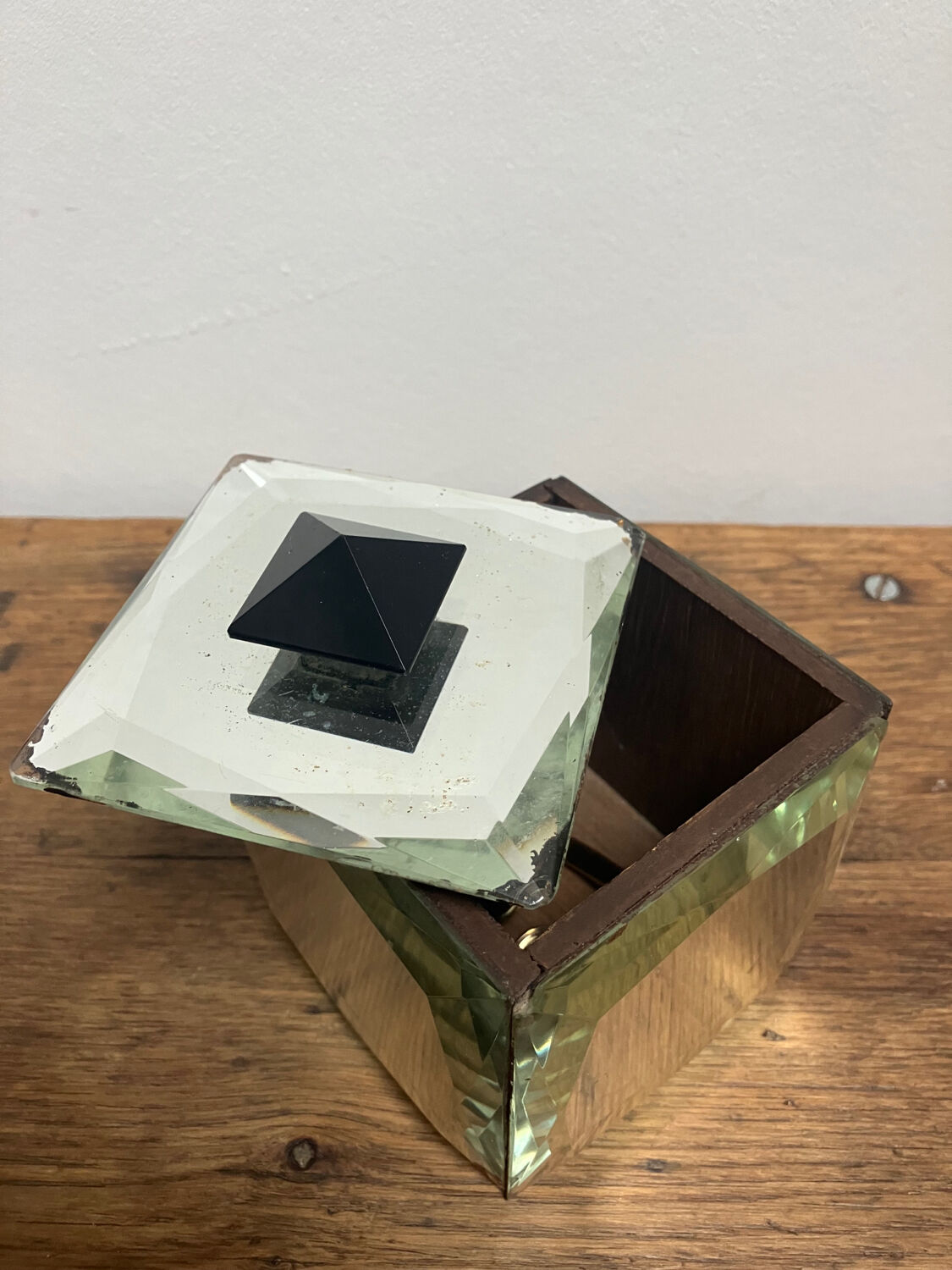 Beveled mirror jewelry box