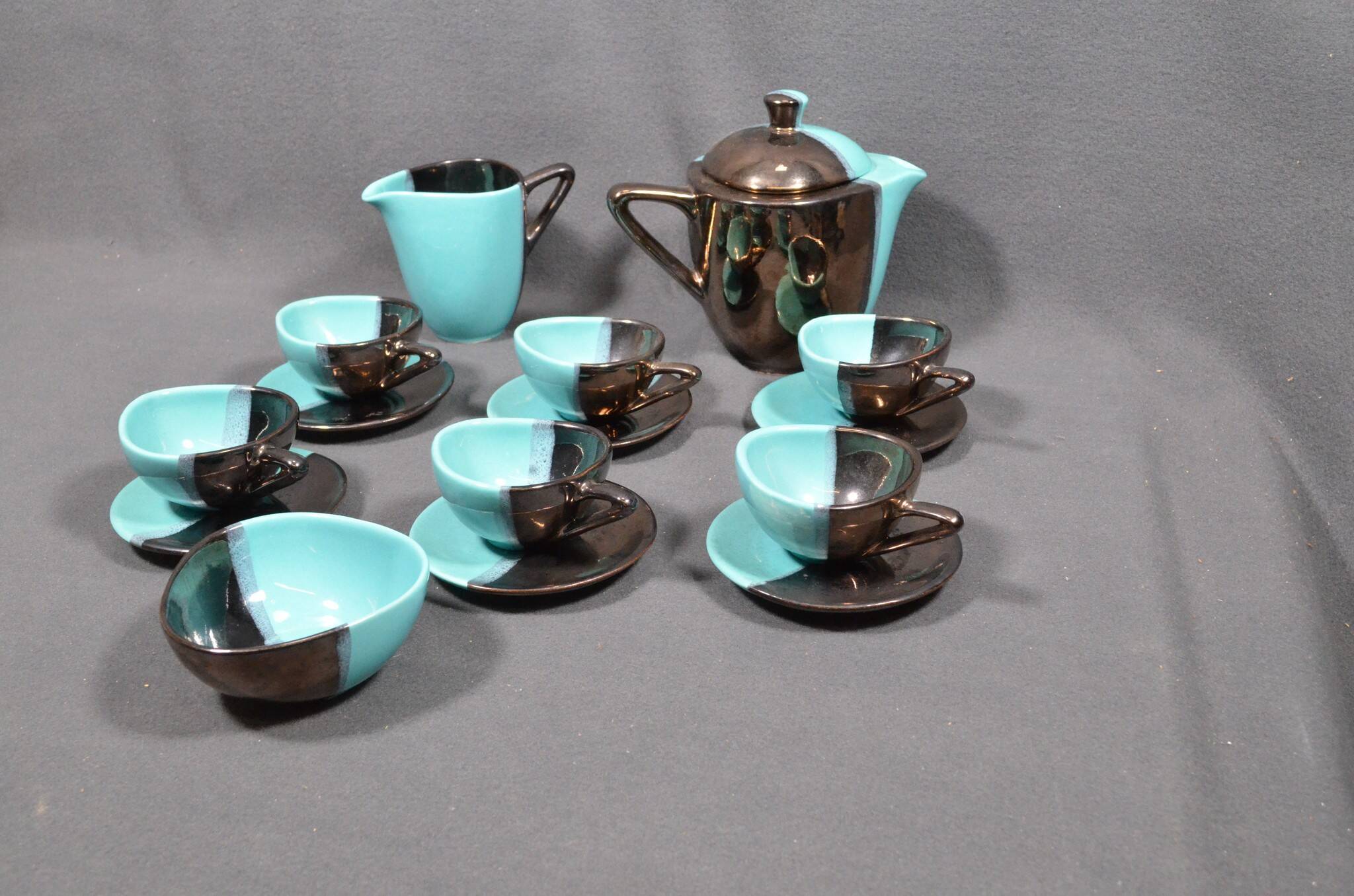 Vallauris coffee service in black and turquoise earthenware.