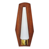 Applique murale scandinave moderne danoise en teck, laiton et verre opalin, 1960s
