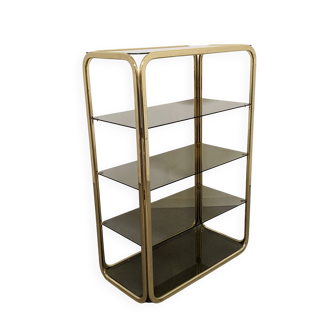 Etagère Hollywood Regency en métal doré et verre fumé, Italie vers 1970