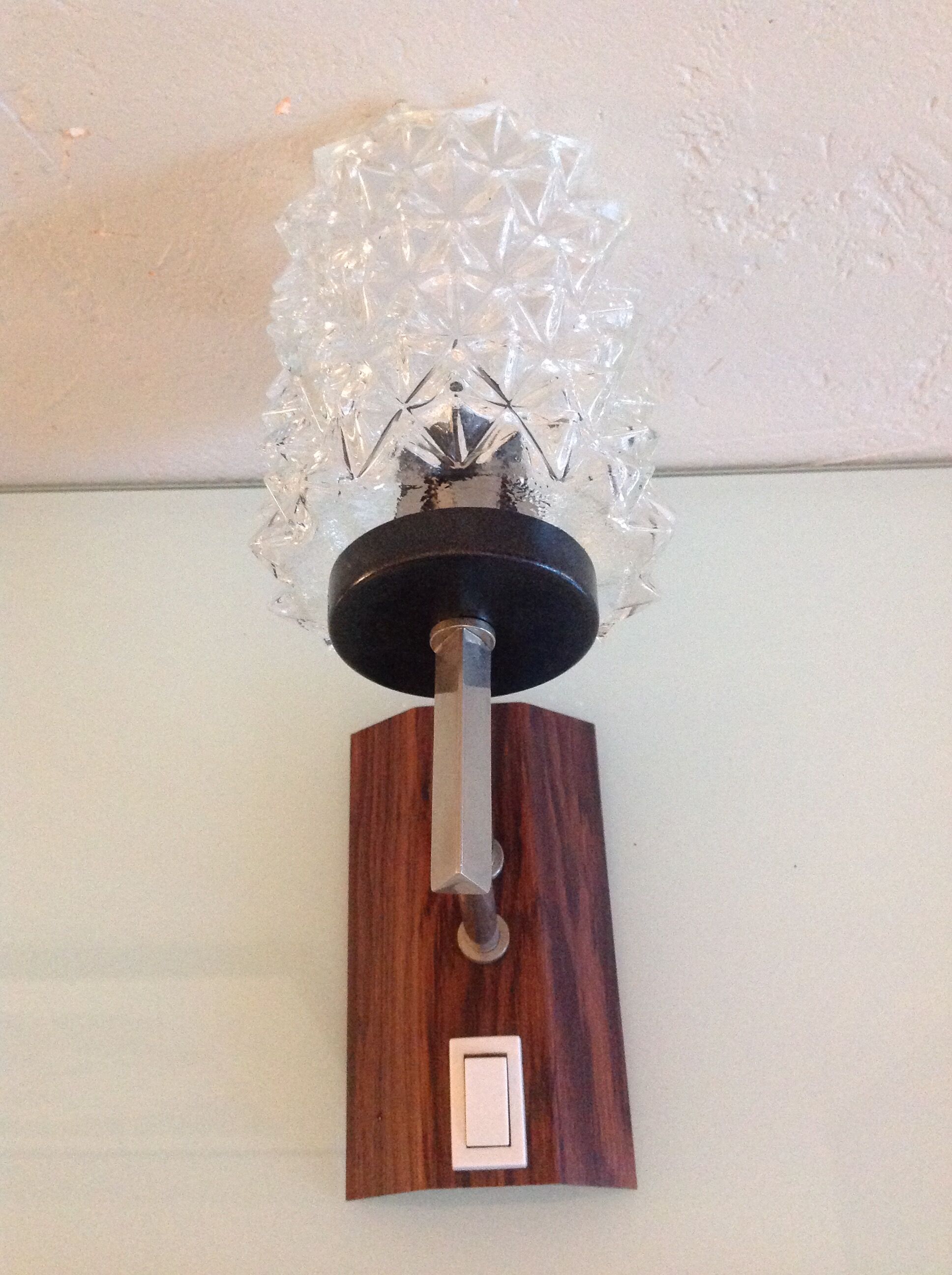 Structured glass wall lamp / vintage 60s-70s