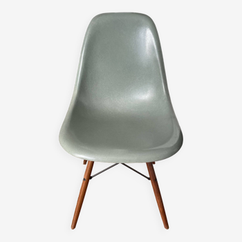 Original and vintage Herman Miller Eames chair