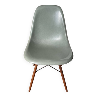 Original and vintage Herman Miller Eames chair