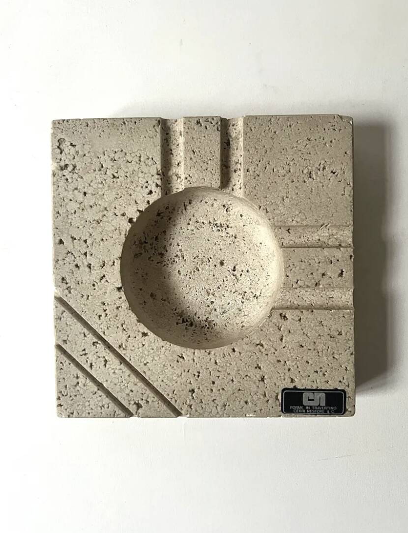 Cendrier italien en travertin sculpté Fratelli Manelli, design 1970