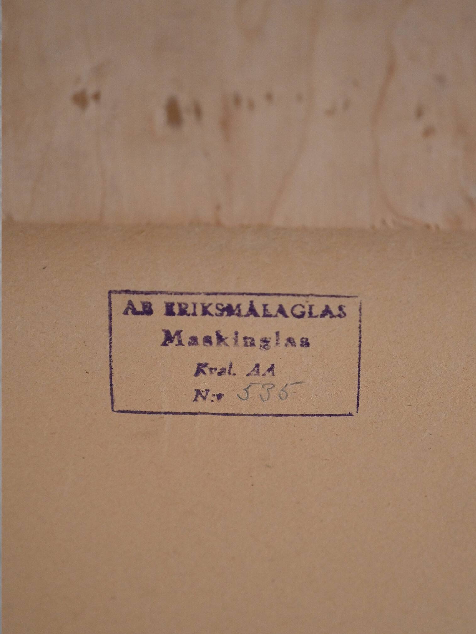 Decorative mirror with white painted wooden frame and gold details