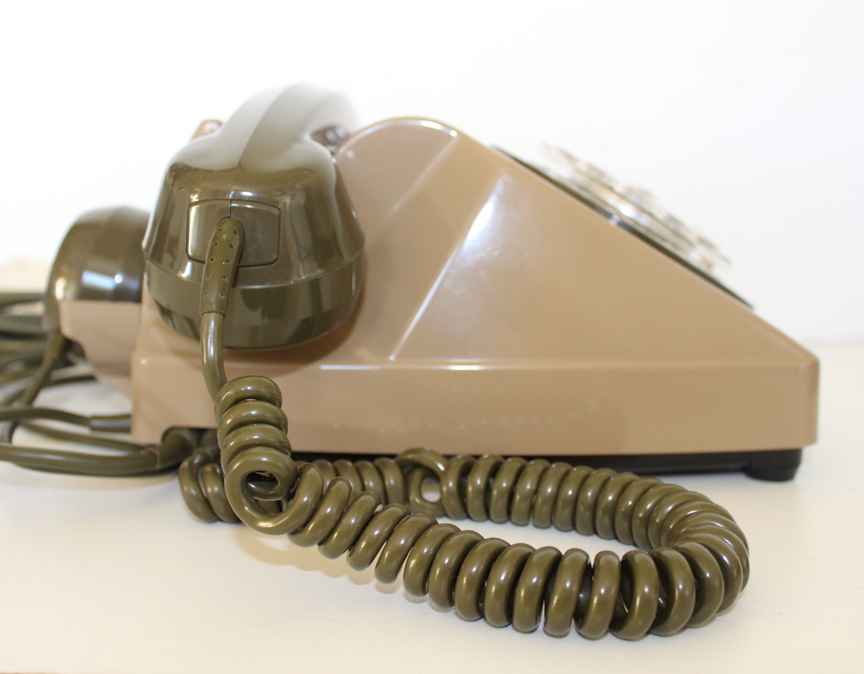 Vintage S63 two-tone dial phone