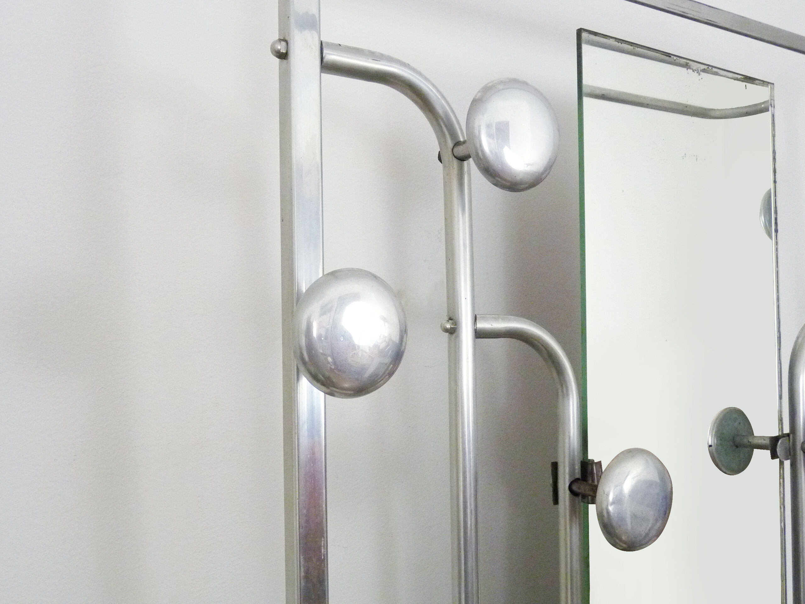 Cloakroom with aluminum coat with mirror, 6 hooks, hat holder. Year 50