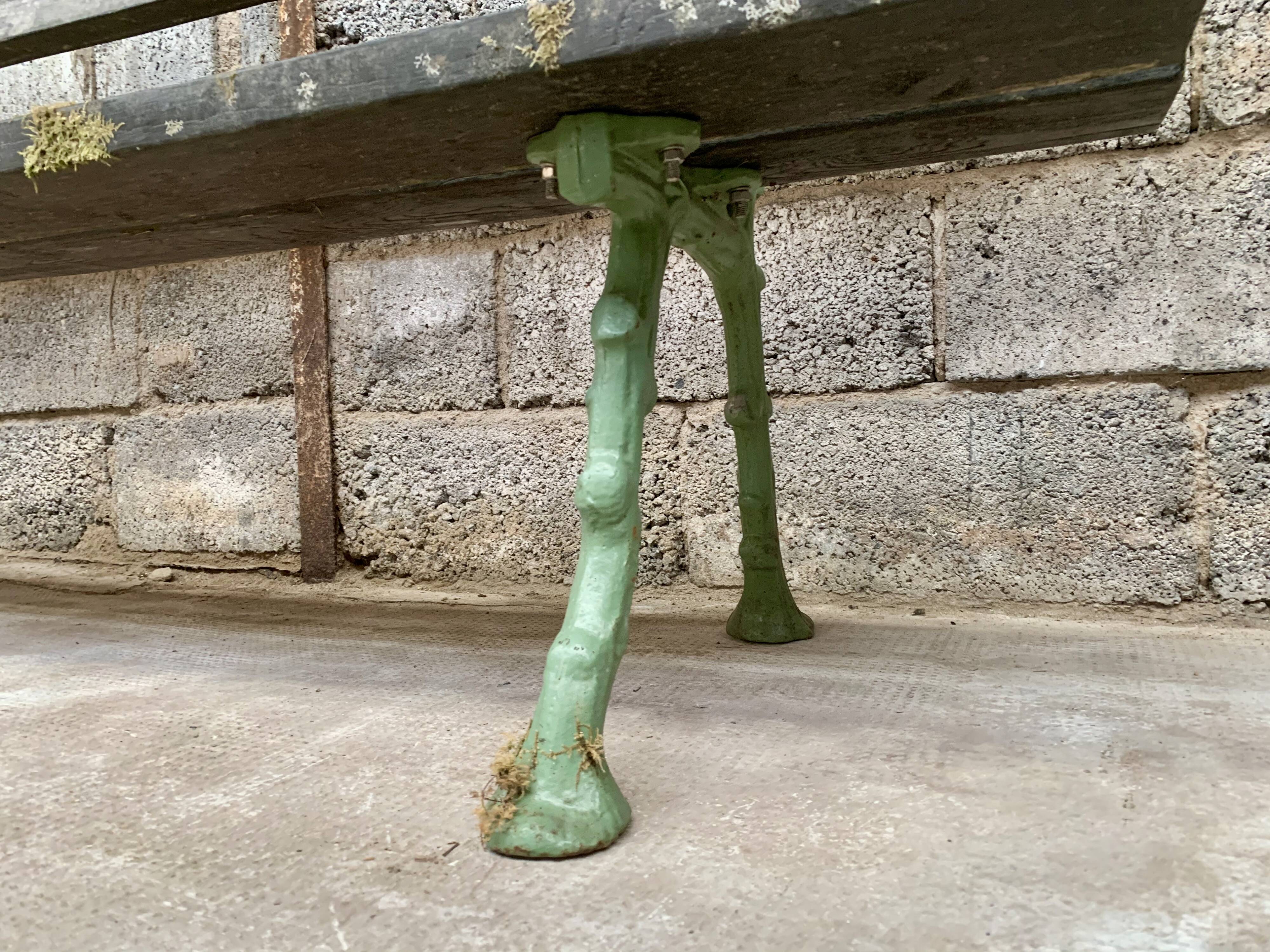 Former early 20th cast iron garden bench