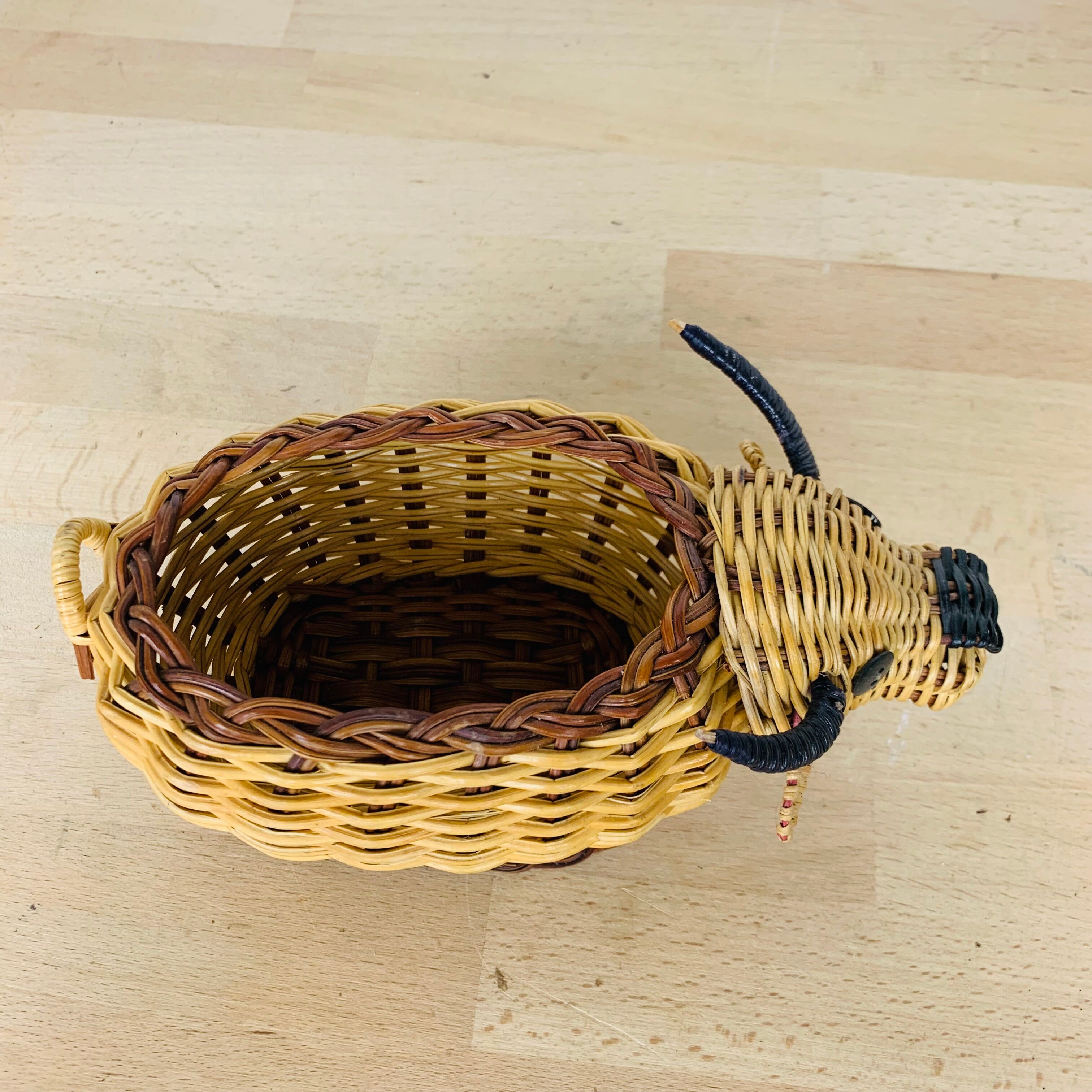 Wicker basket artisanal bull