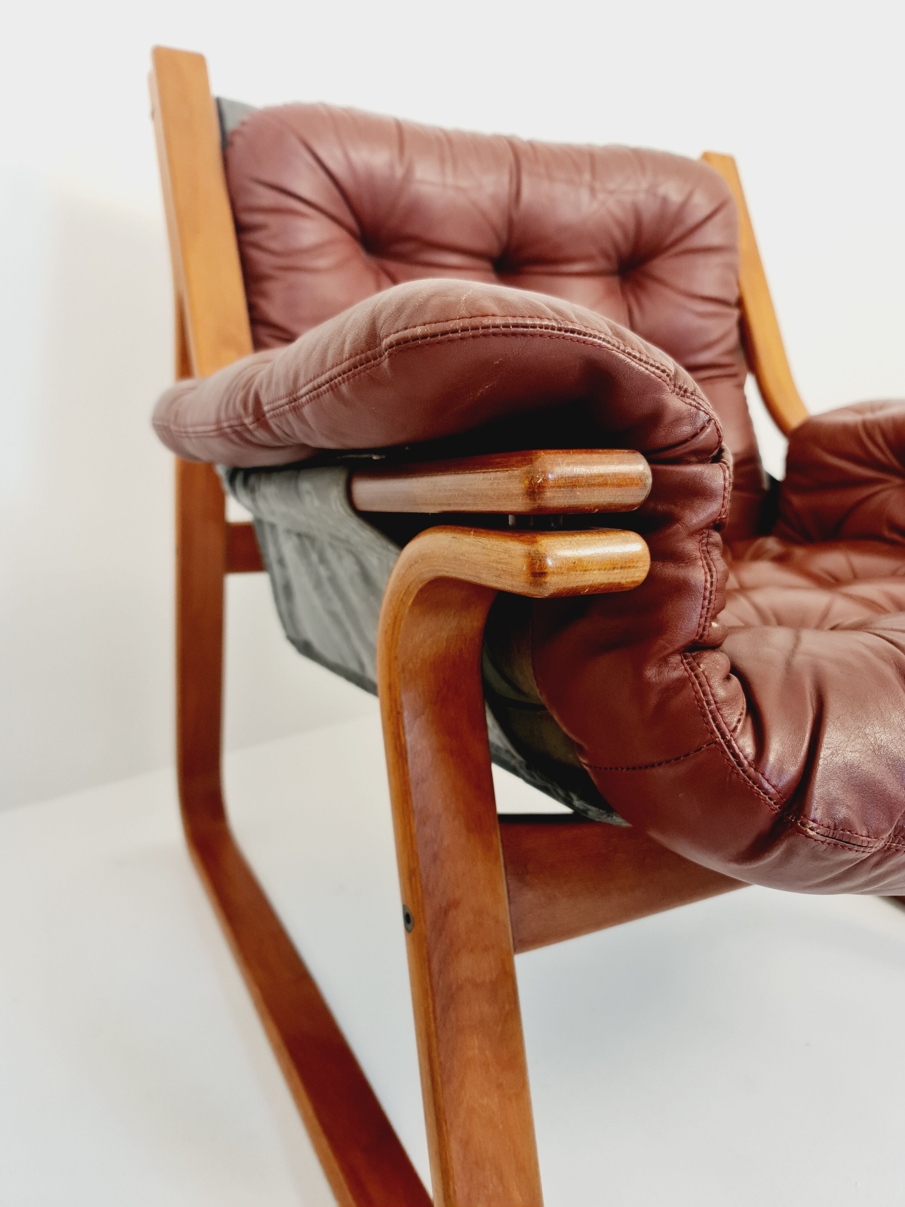 Leather Scandinavian Swedish easy chair, arm chair 1970’s, by Carl-Henrik Spark for Ulferts Sweden