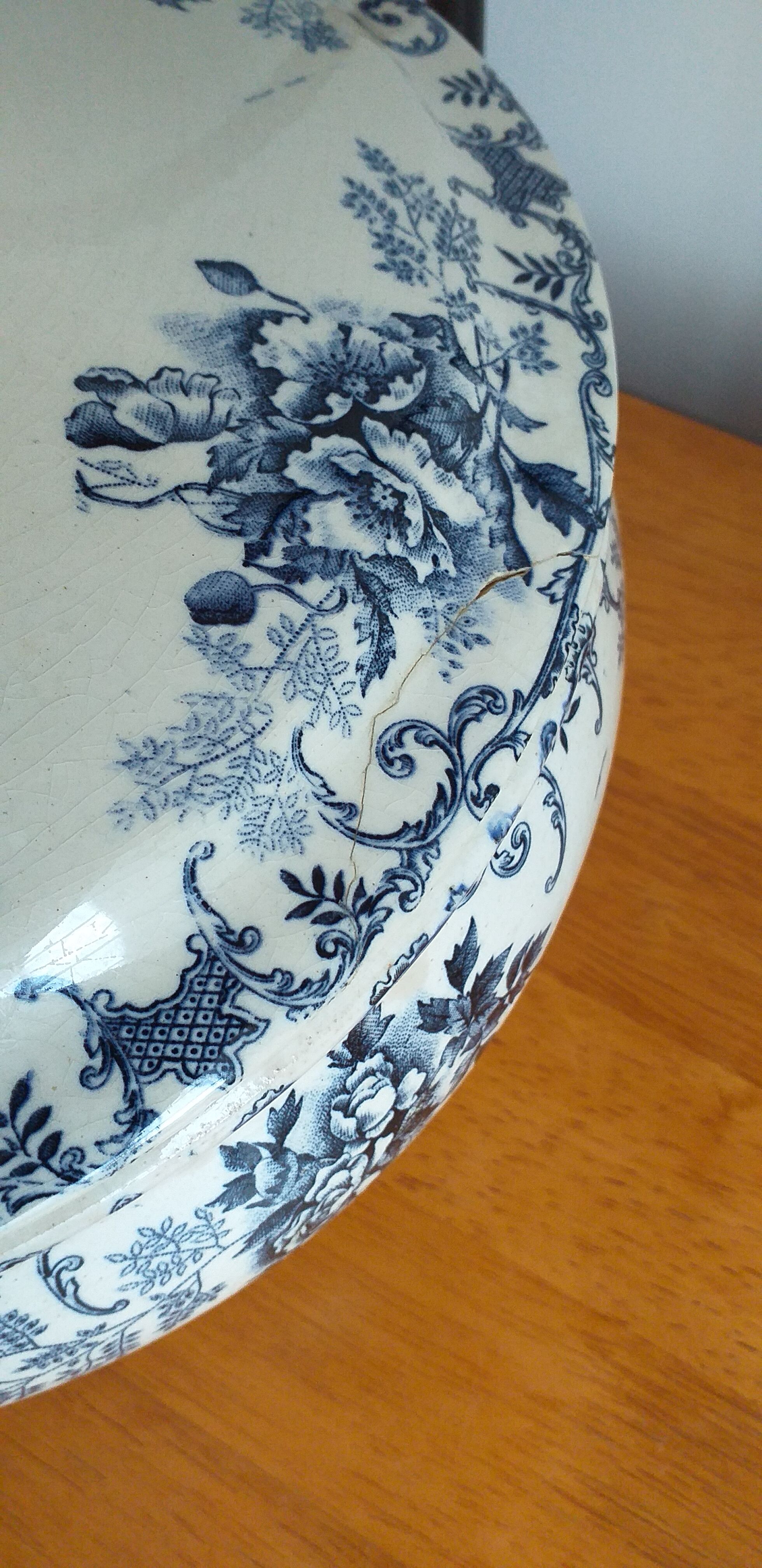 Porcelain soup pot iron earth H. Boulenger model Floréal