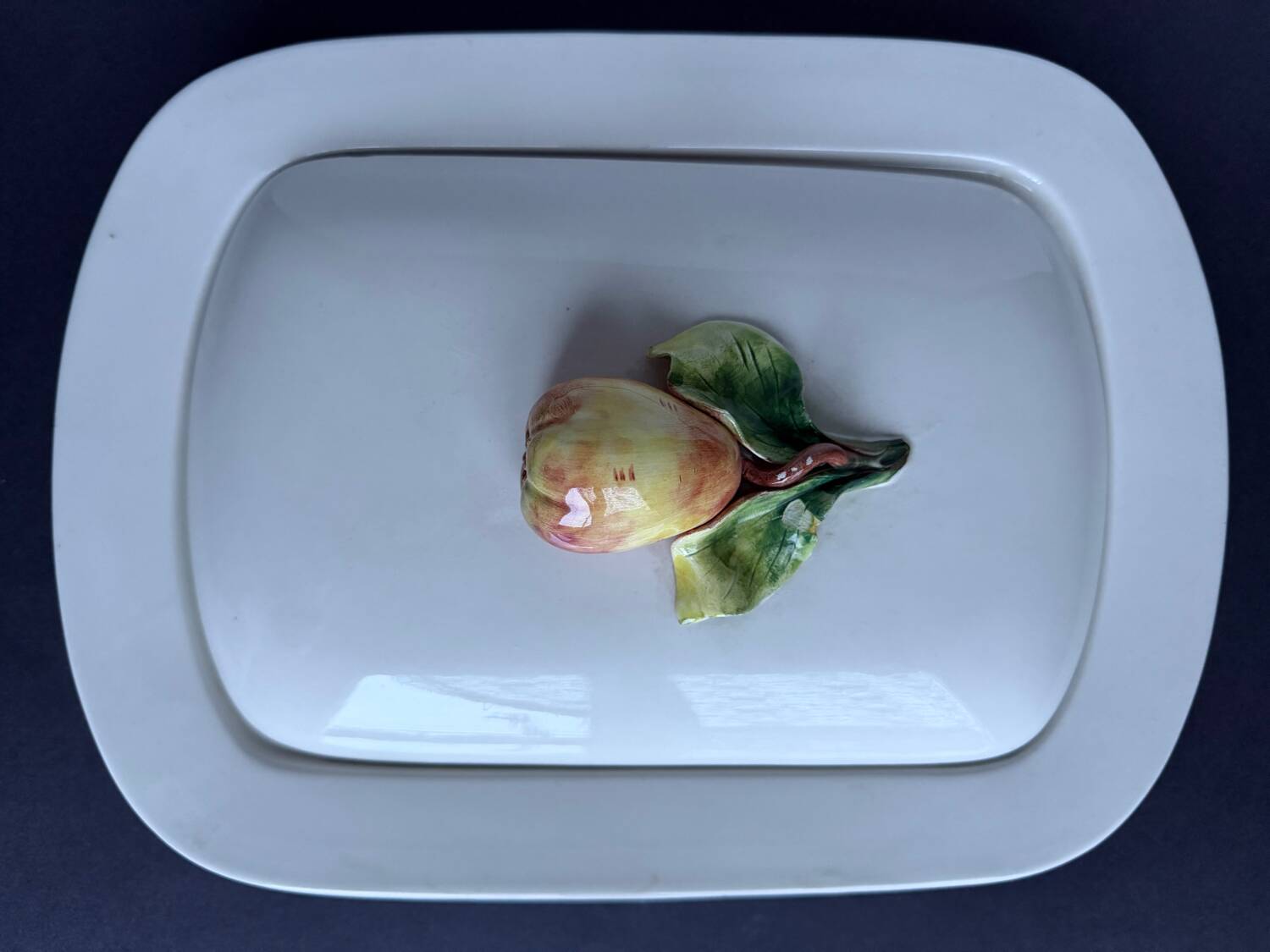 Serving dish or vegetable dish