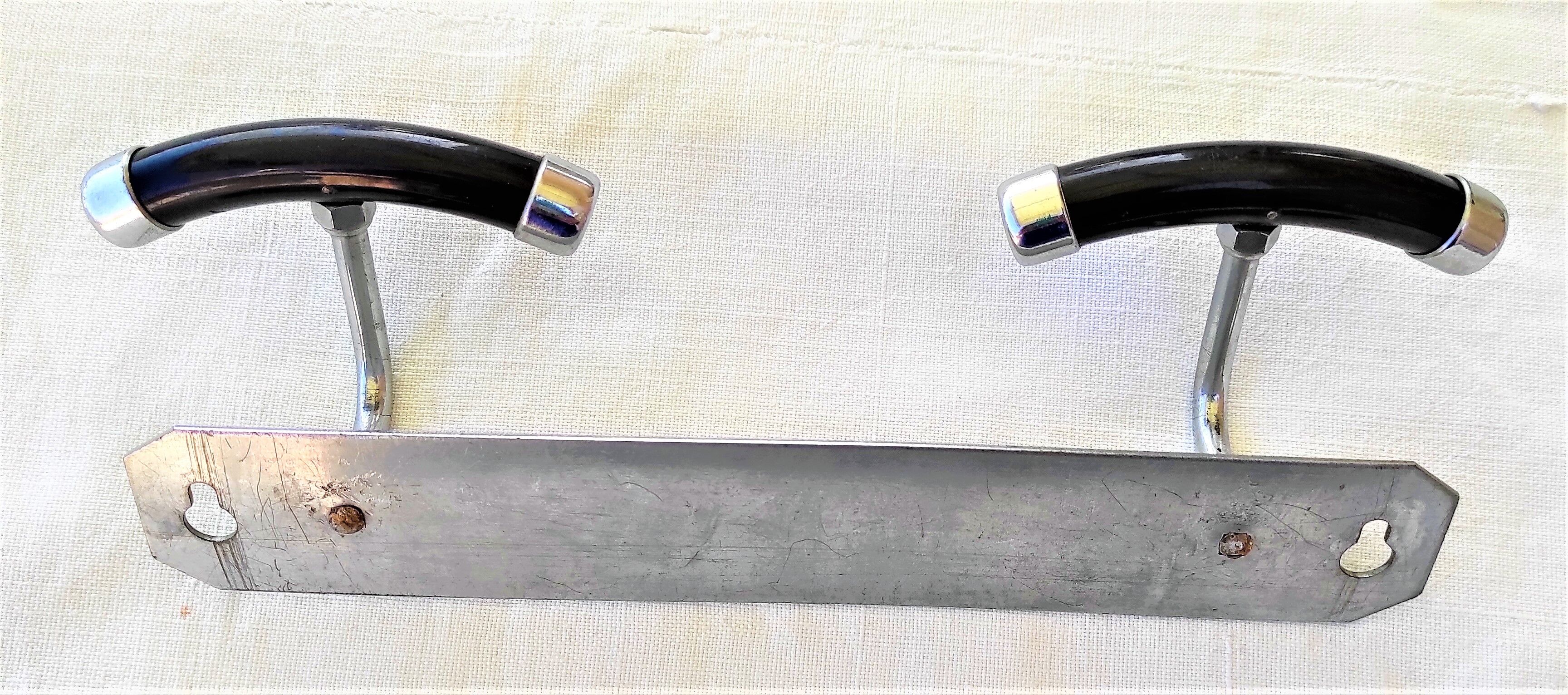 COAT RACK WITH 2 PATERES VINTAGE chrome and black