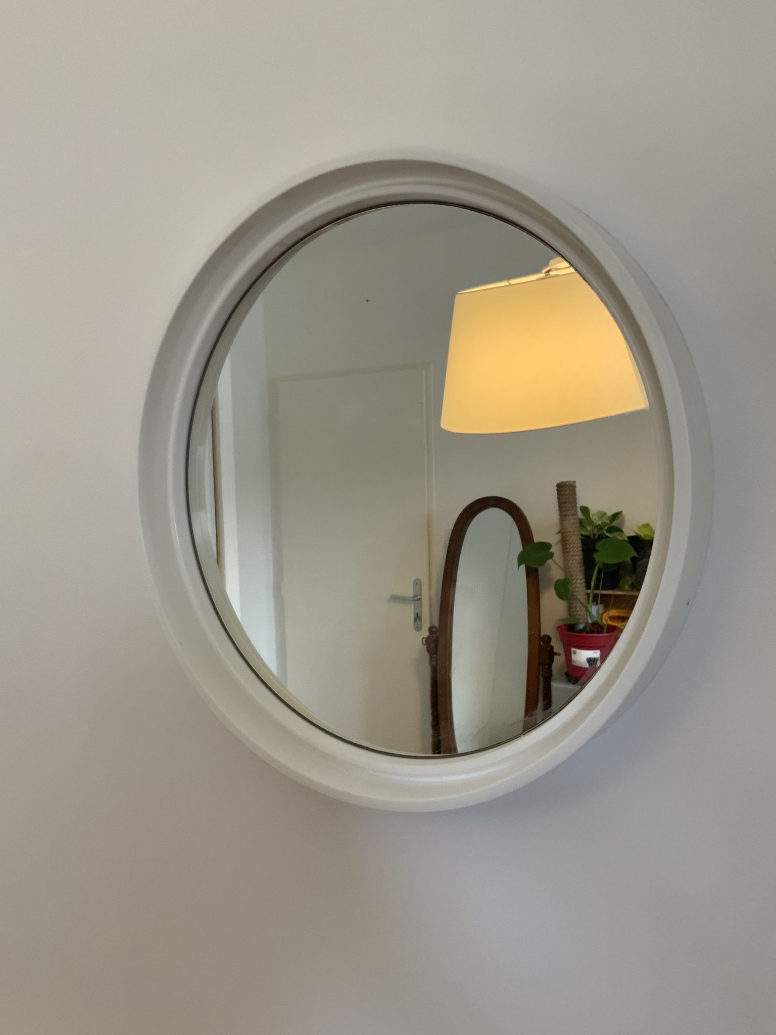 Vintage mirror round contours plastic white Gilac France 40x40cm