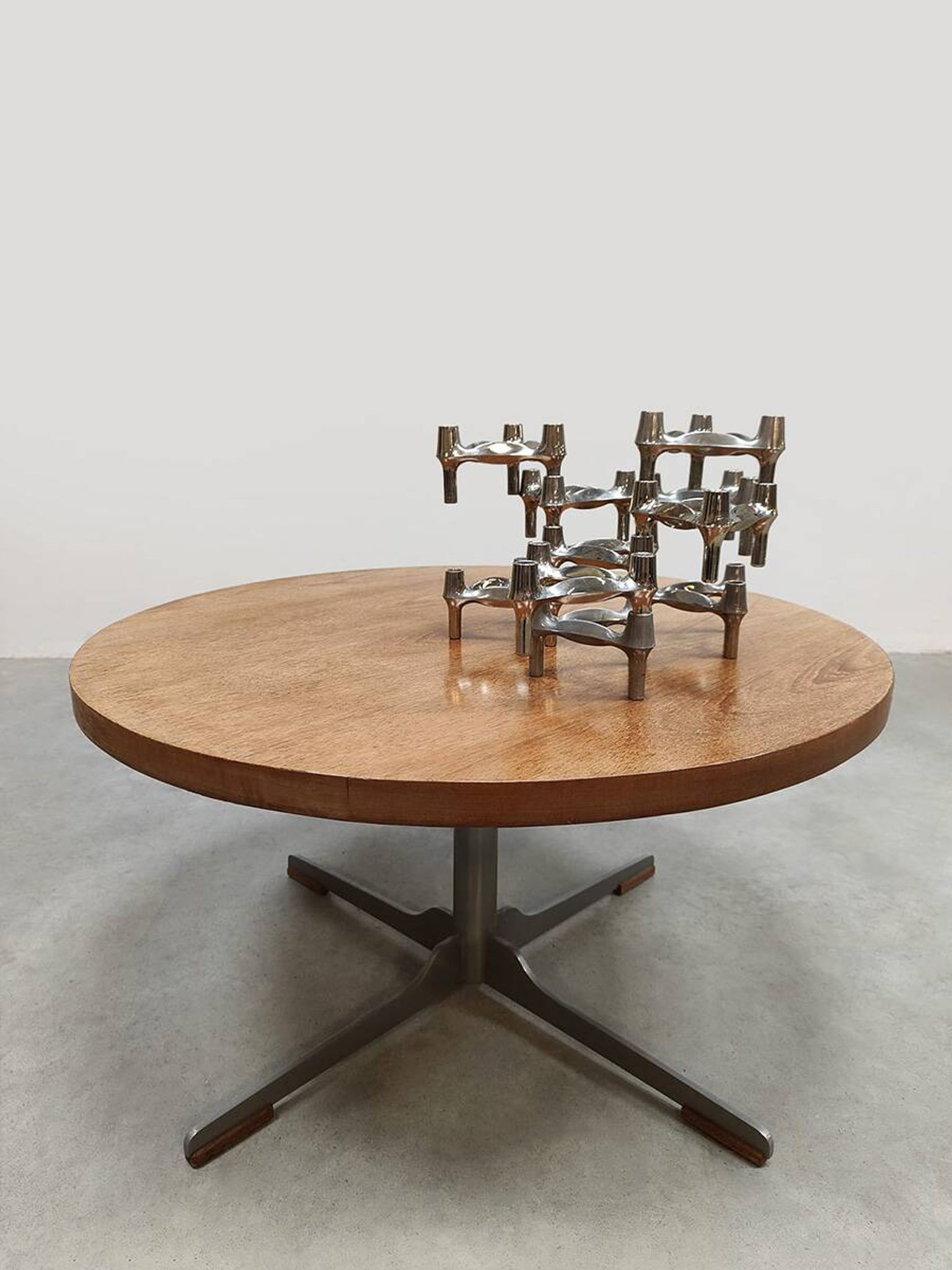 Table d'appoint ronde en design néerlandais vintage