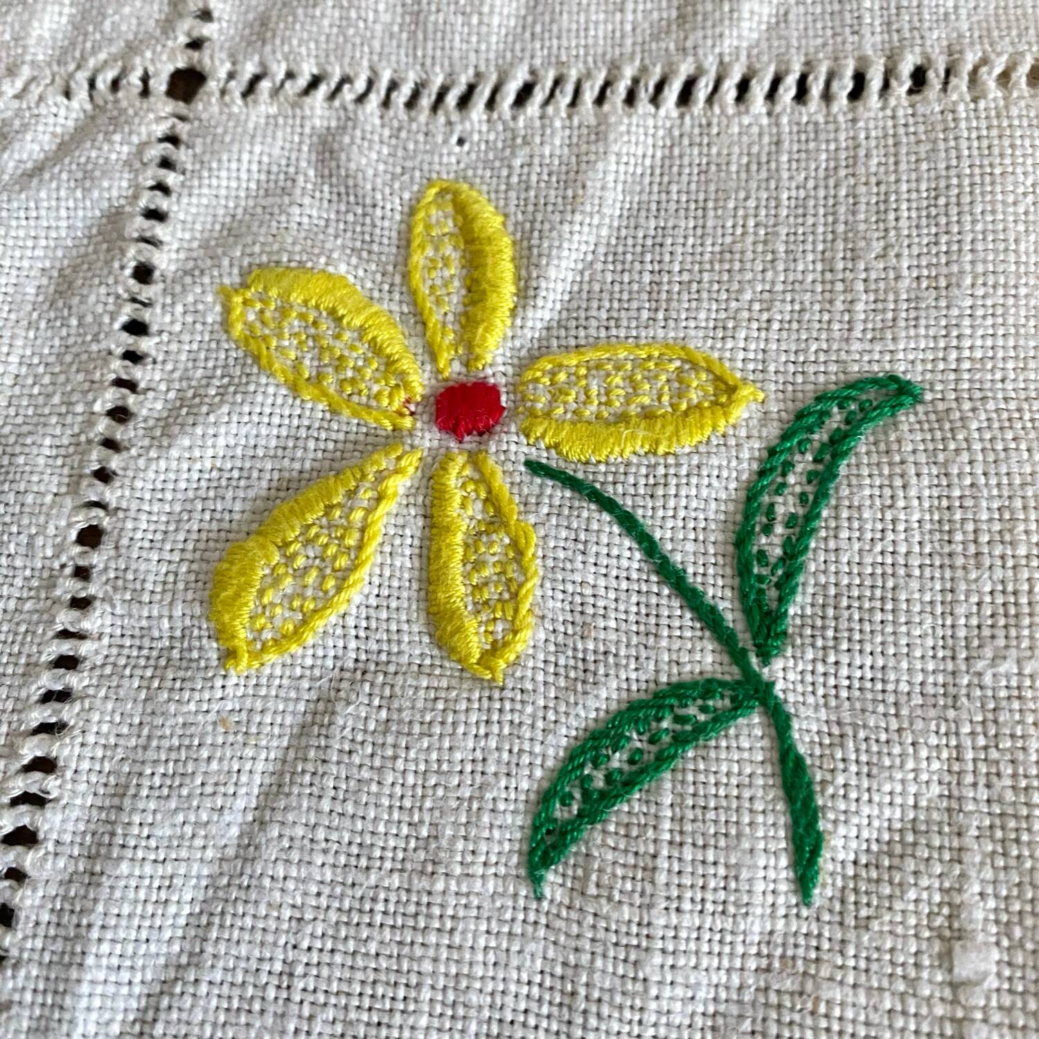Embroidered linen square napkins