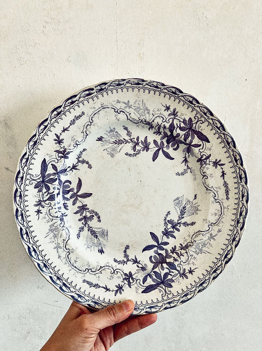 Large flat Iron Earth. Cream & blue color