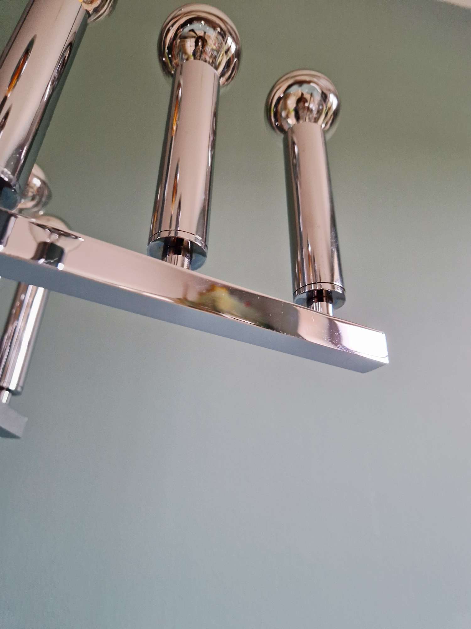 Chrome metal Space Age chandelier, 18 light points, 1970.