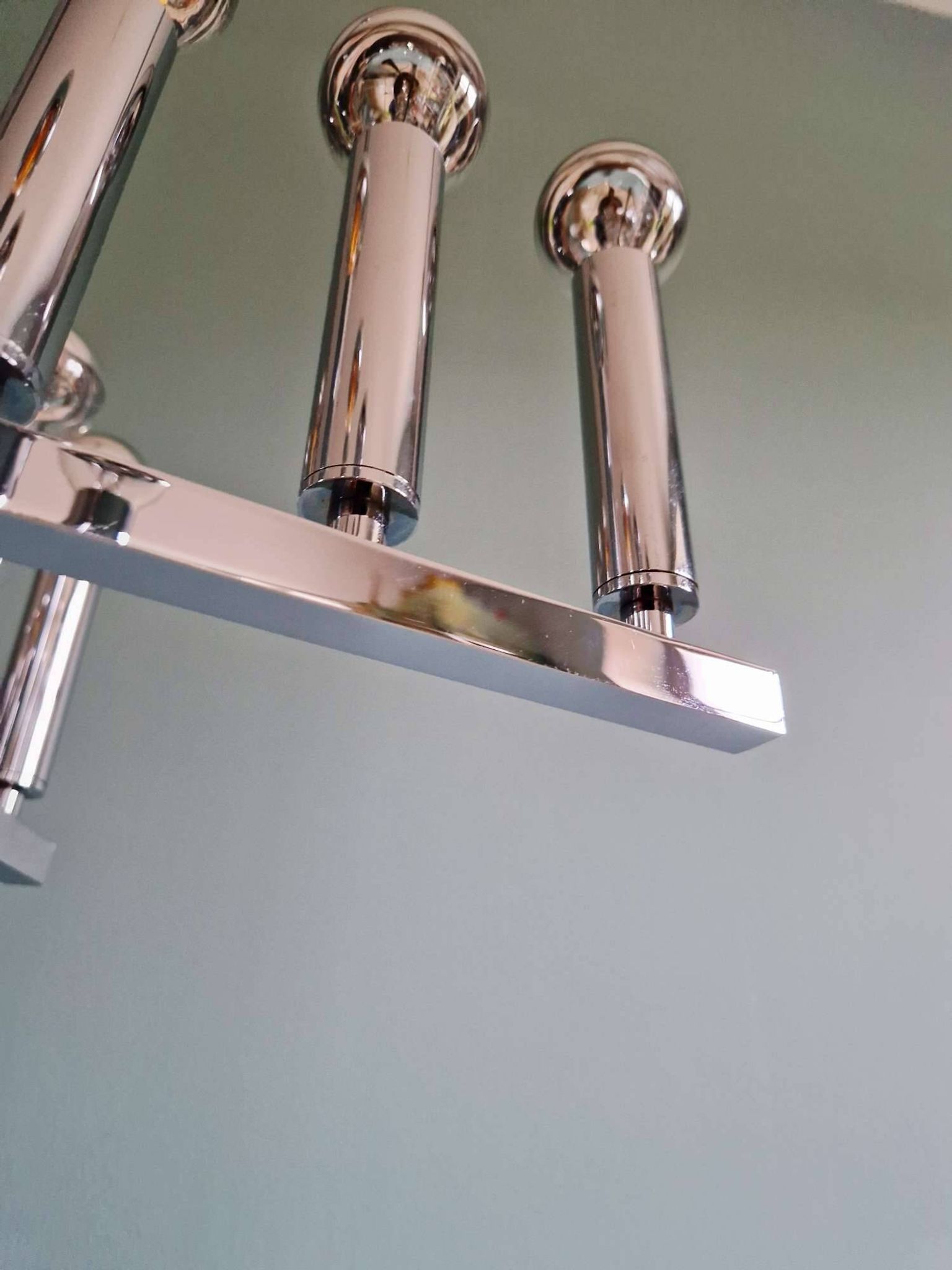 Chrome metal Space Age chandelier, 18 light points, 1970.