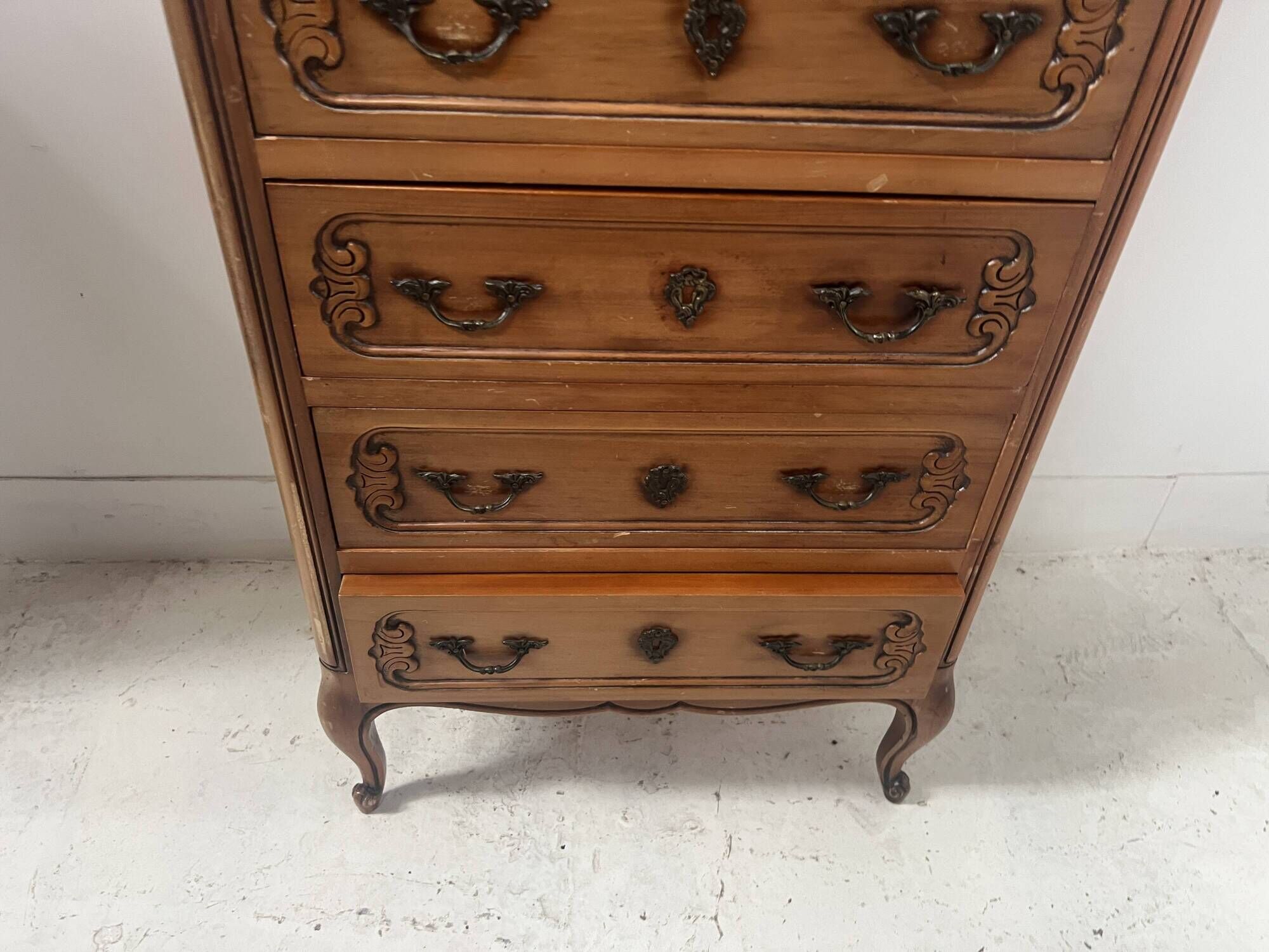 Regency-style chest of drawers in solid cherry wood, 20th century.