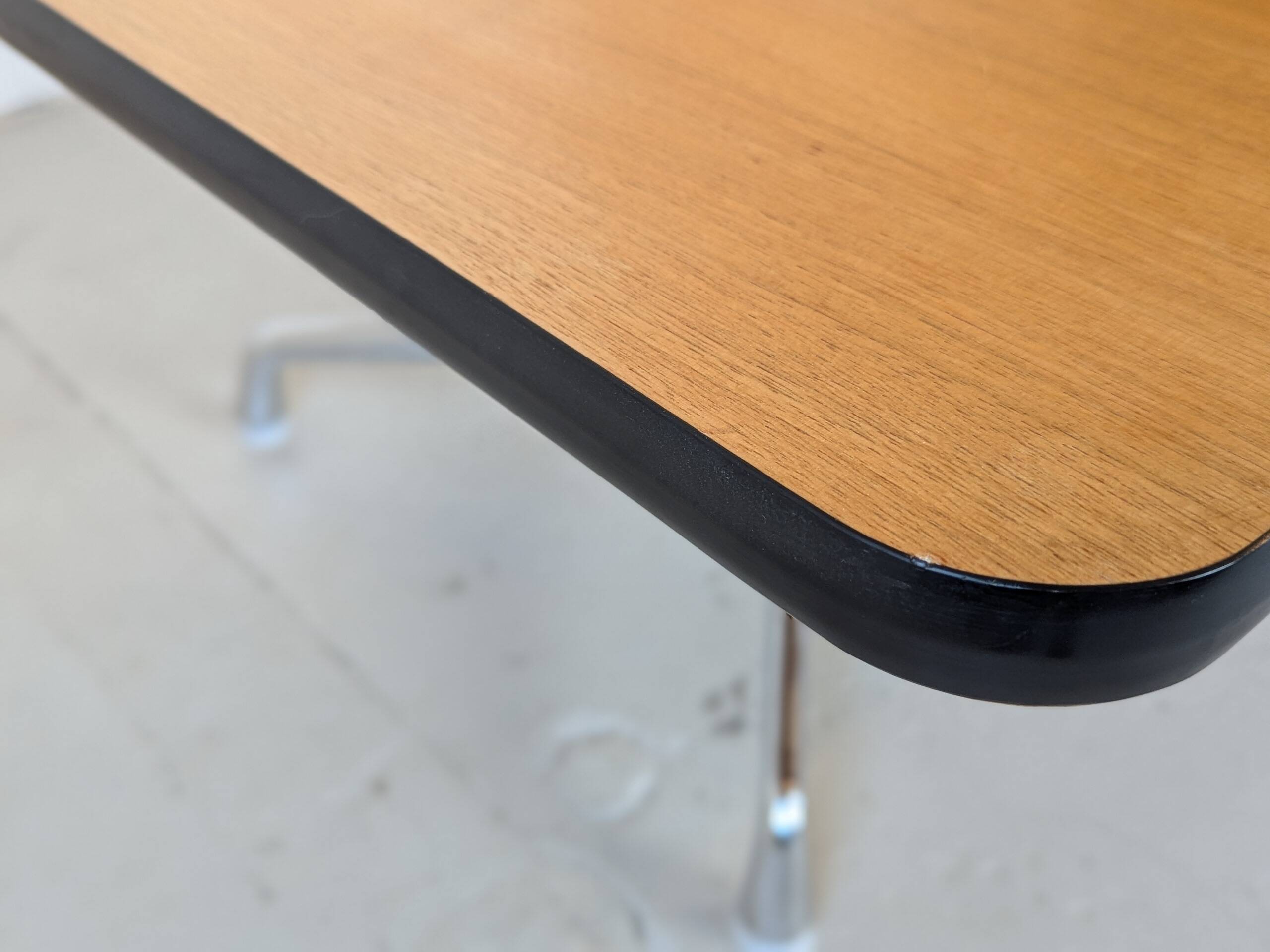 Design coffee table by Charles and Ray Eames for Herman Miller.