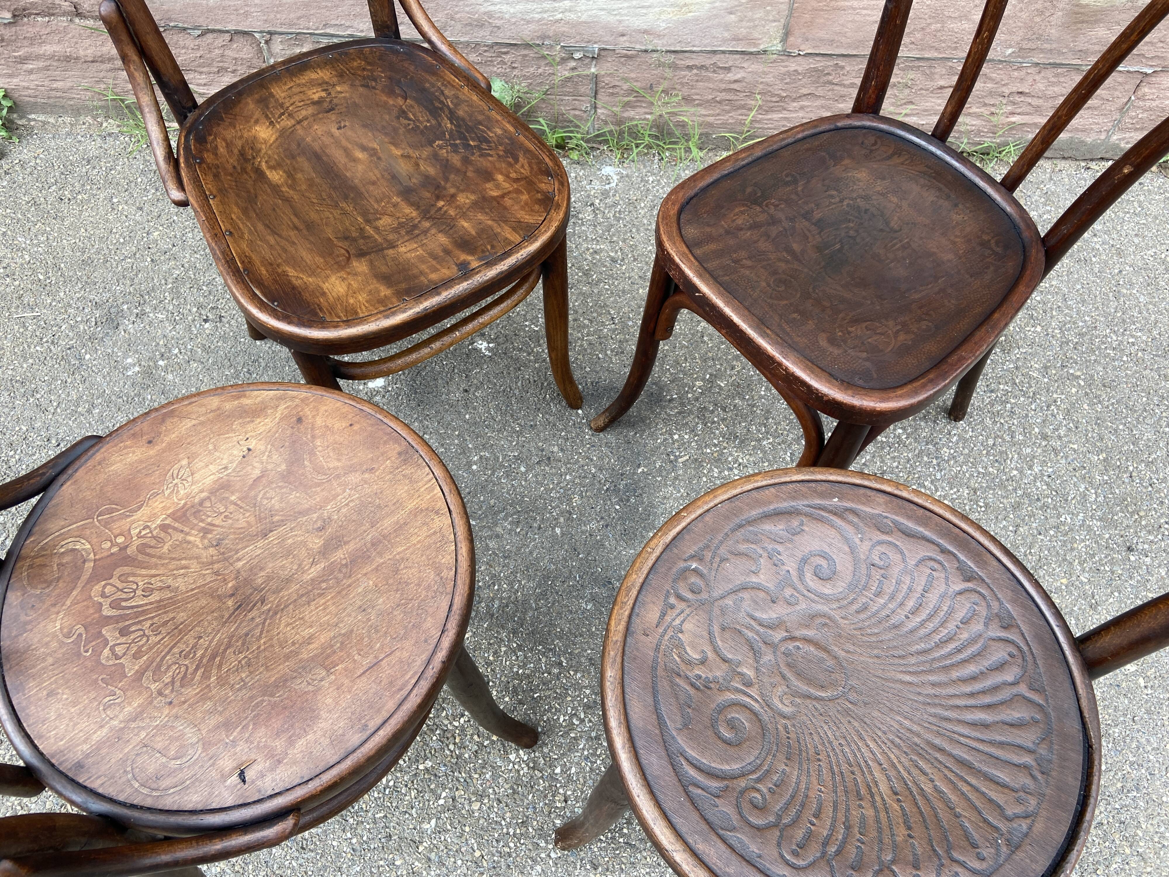 Lot de 4 chaises bistrot dépareillé bois courbé