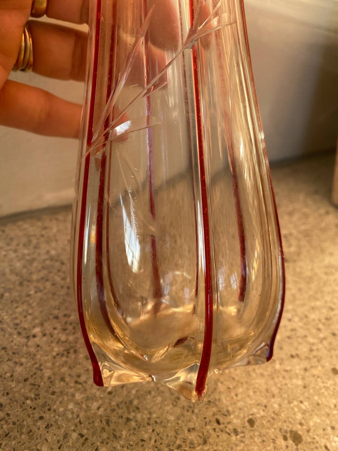 Engraved soliflore vase