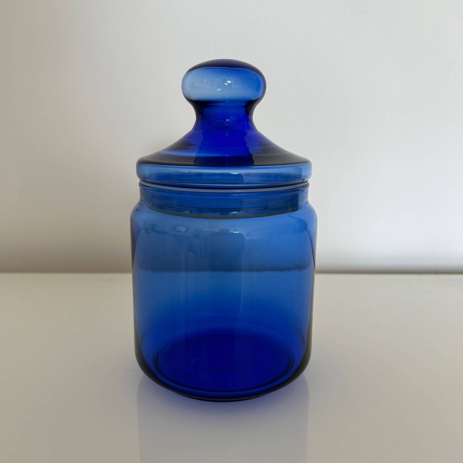 Sucrier en verre bleu