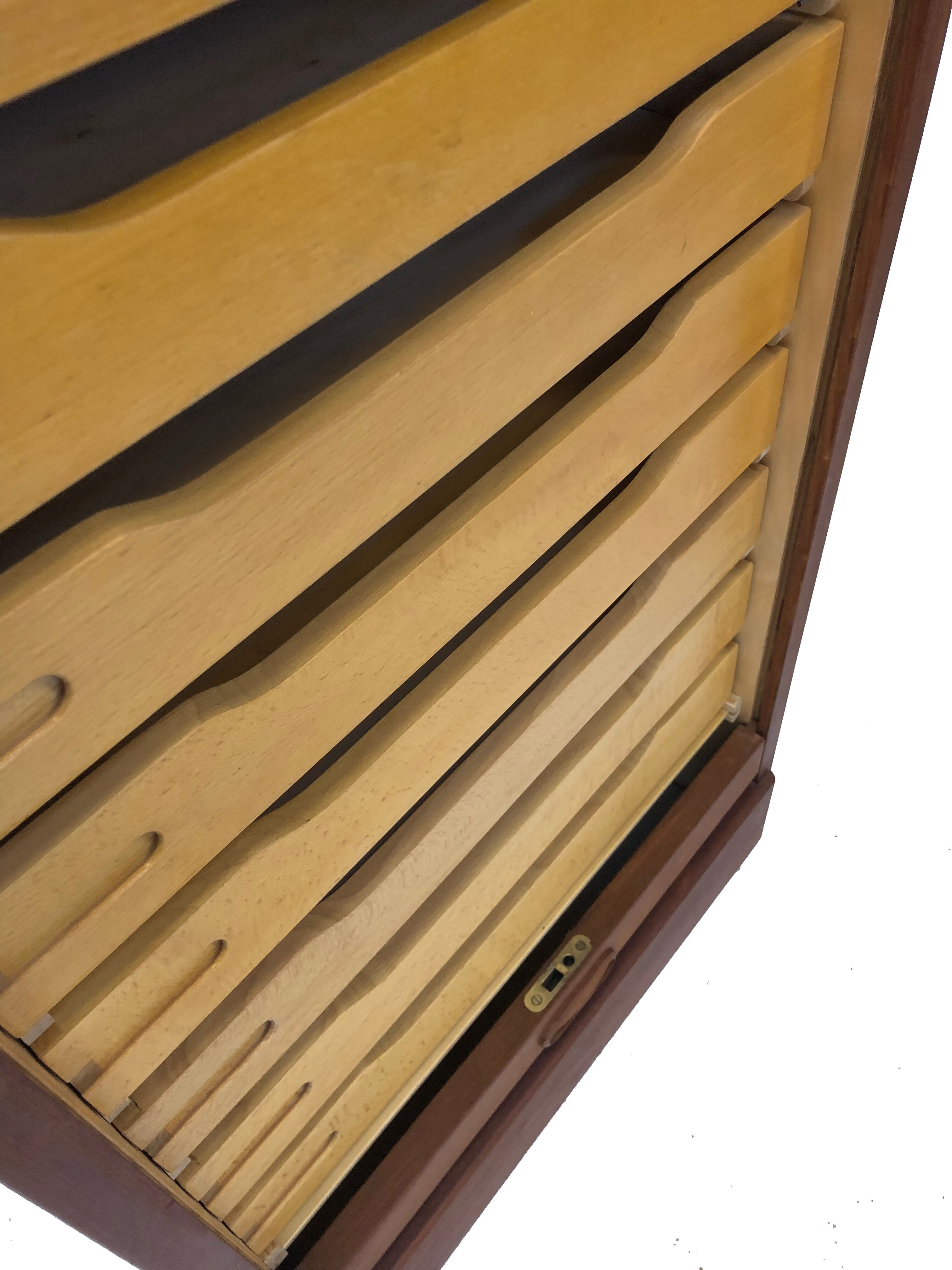 Vintage Danish design cabinet in teak veneer