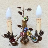 Appliques  laiton dore   fleurs porcelaine et branchages