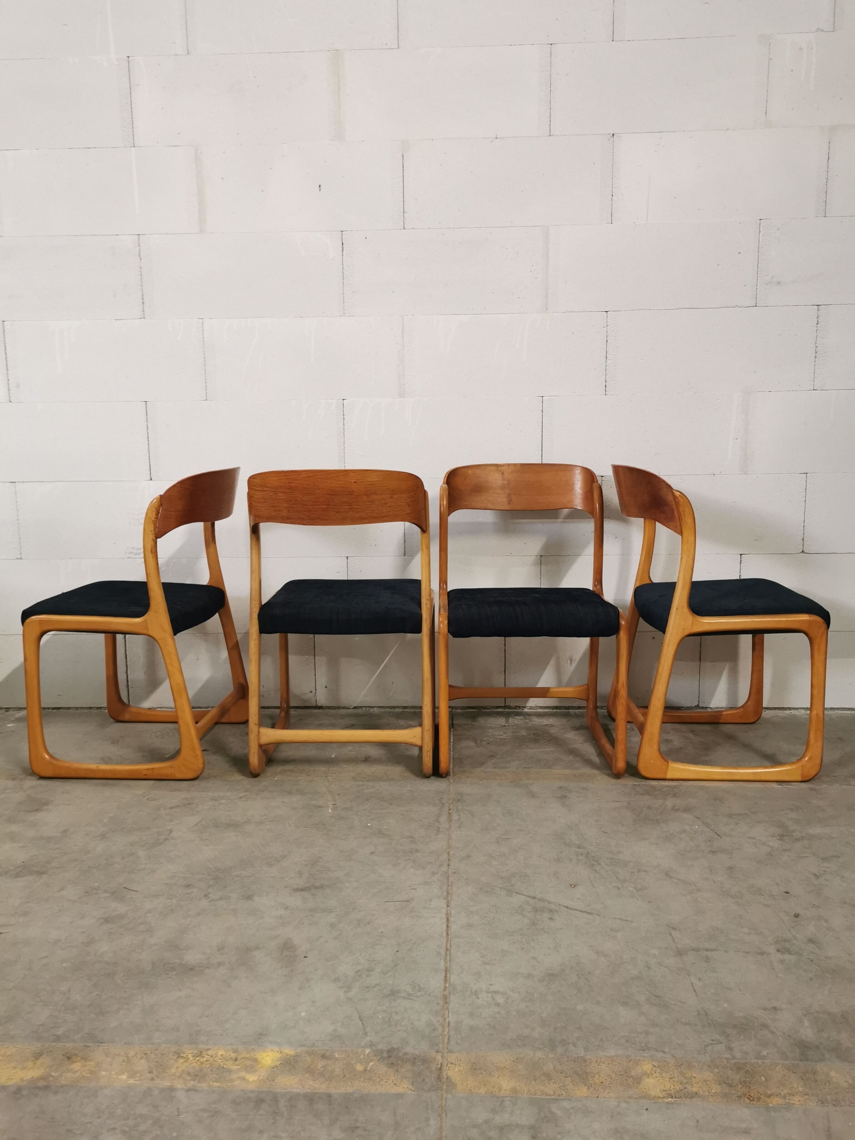 Lot de 4 chaises Baumann Traineau retapissées