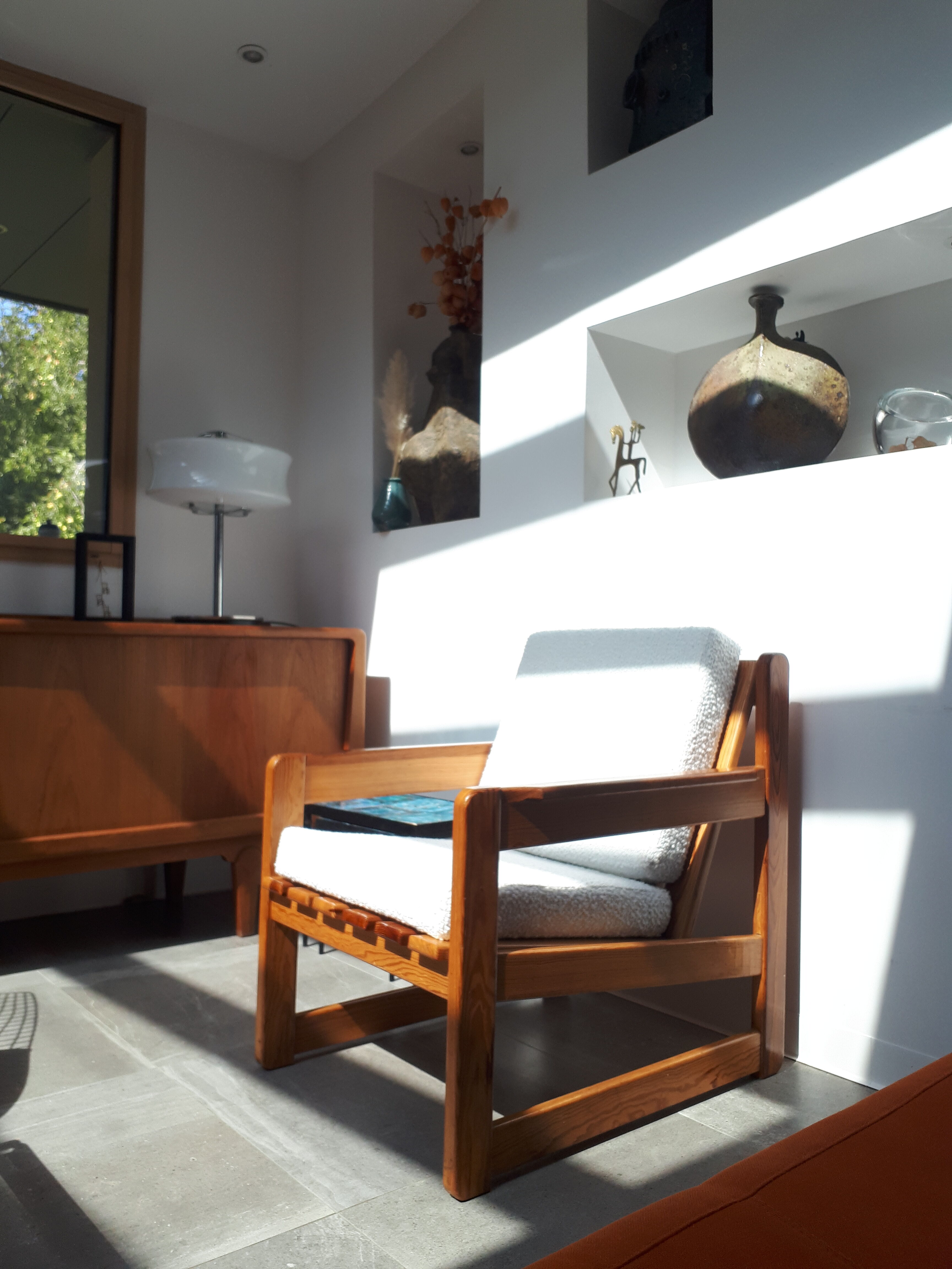 Vintage armchair in solid pine 70s